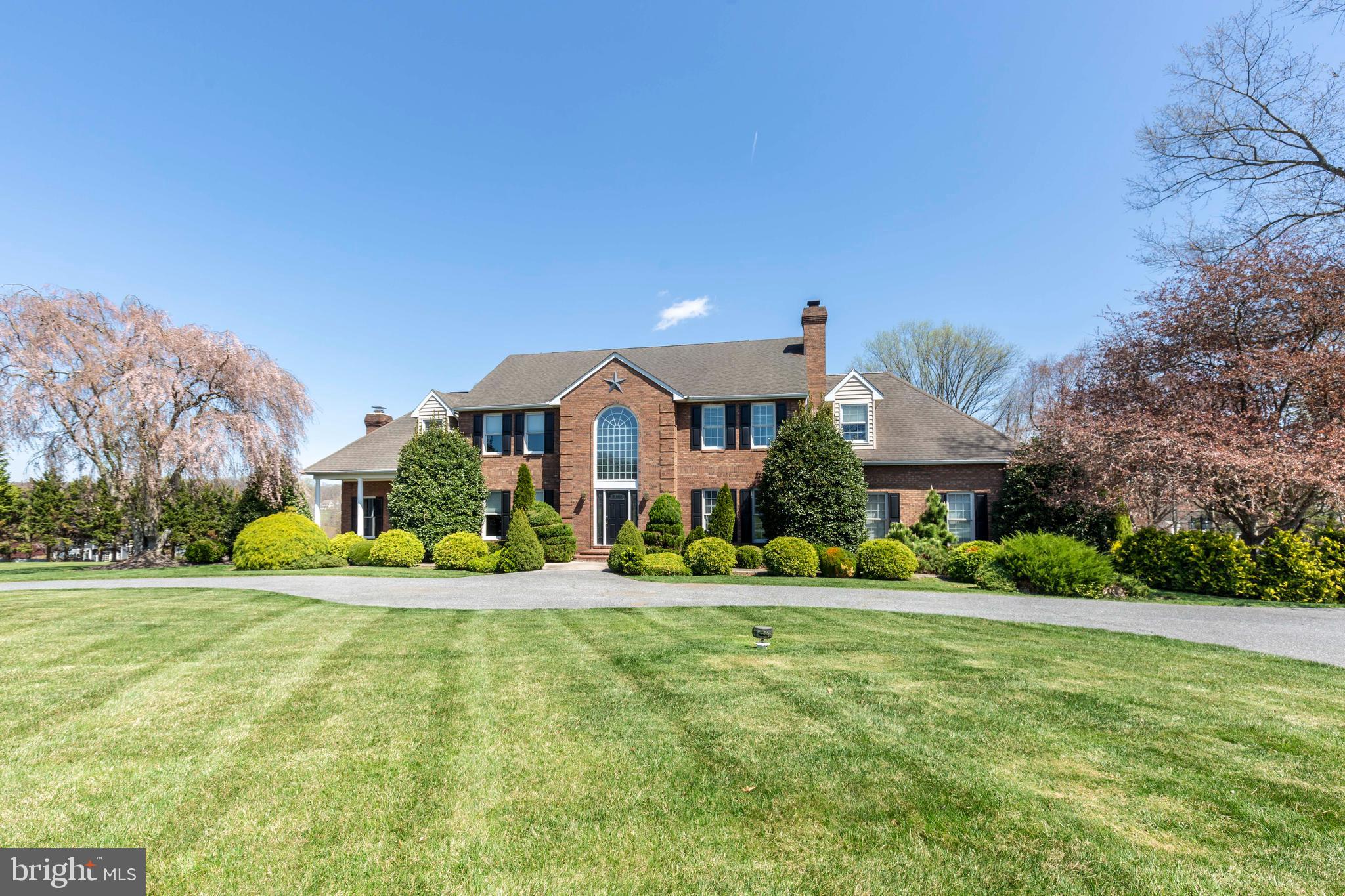 THOROBRED KNOLL - Residential