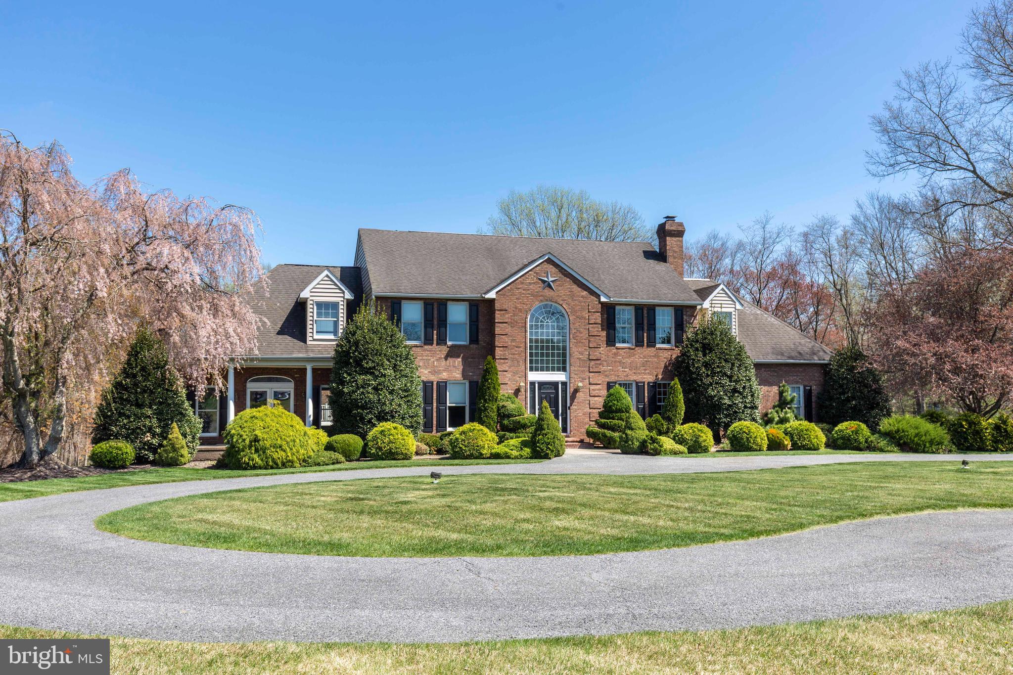 THOROBRED KNOLL - Residential
