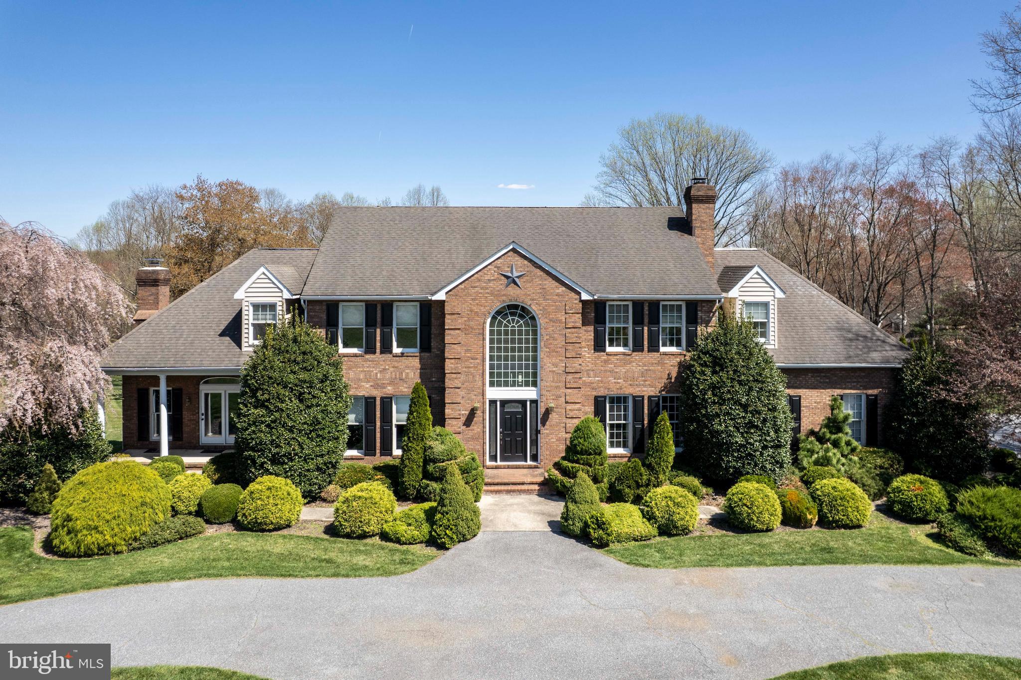 THOROBRED KNOLL - Residential