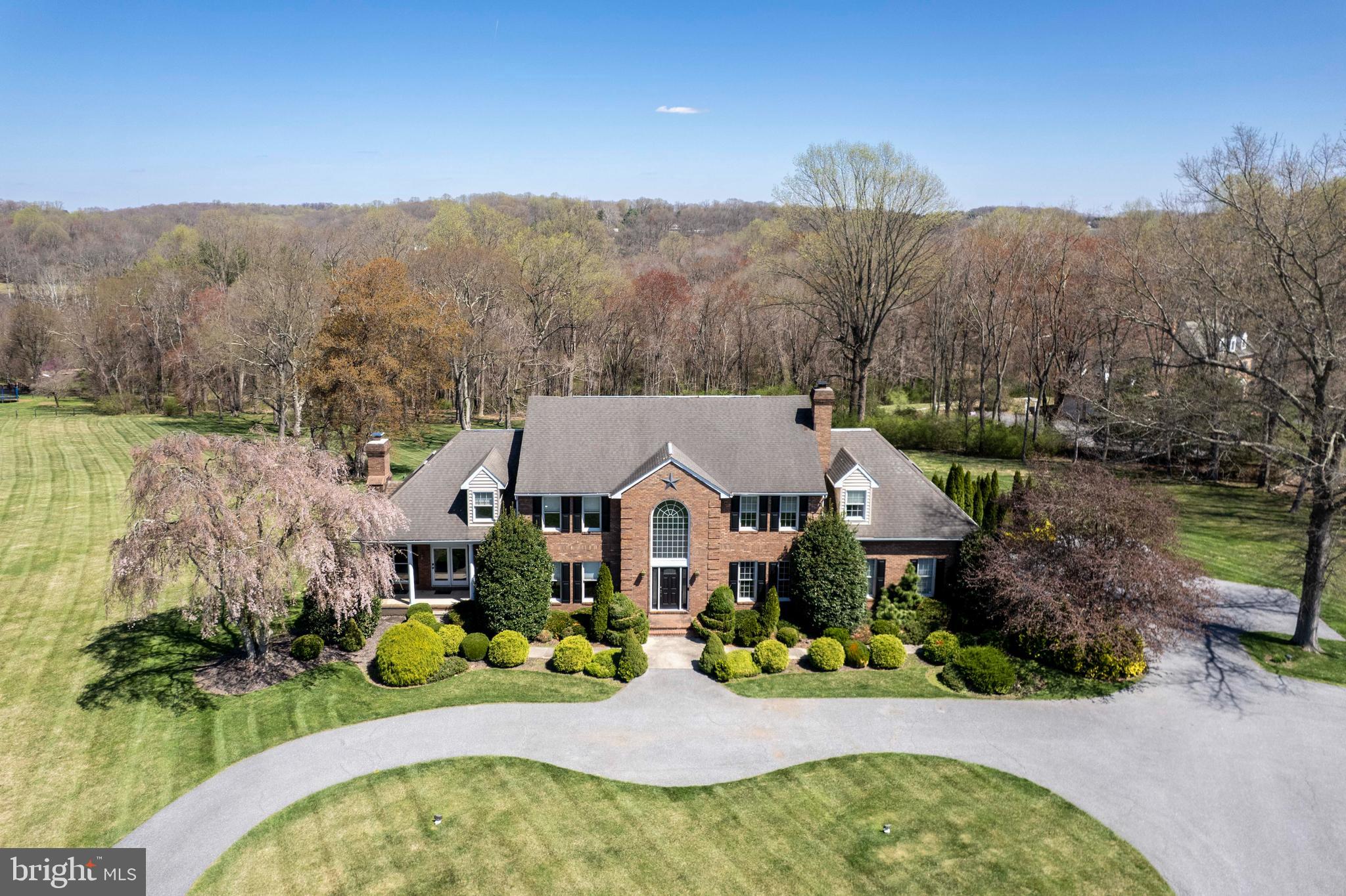THOROBRED KNOLL - Residential