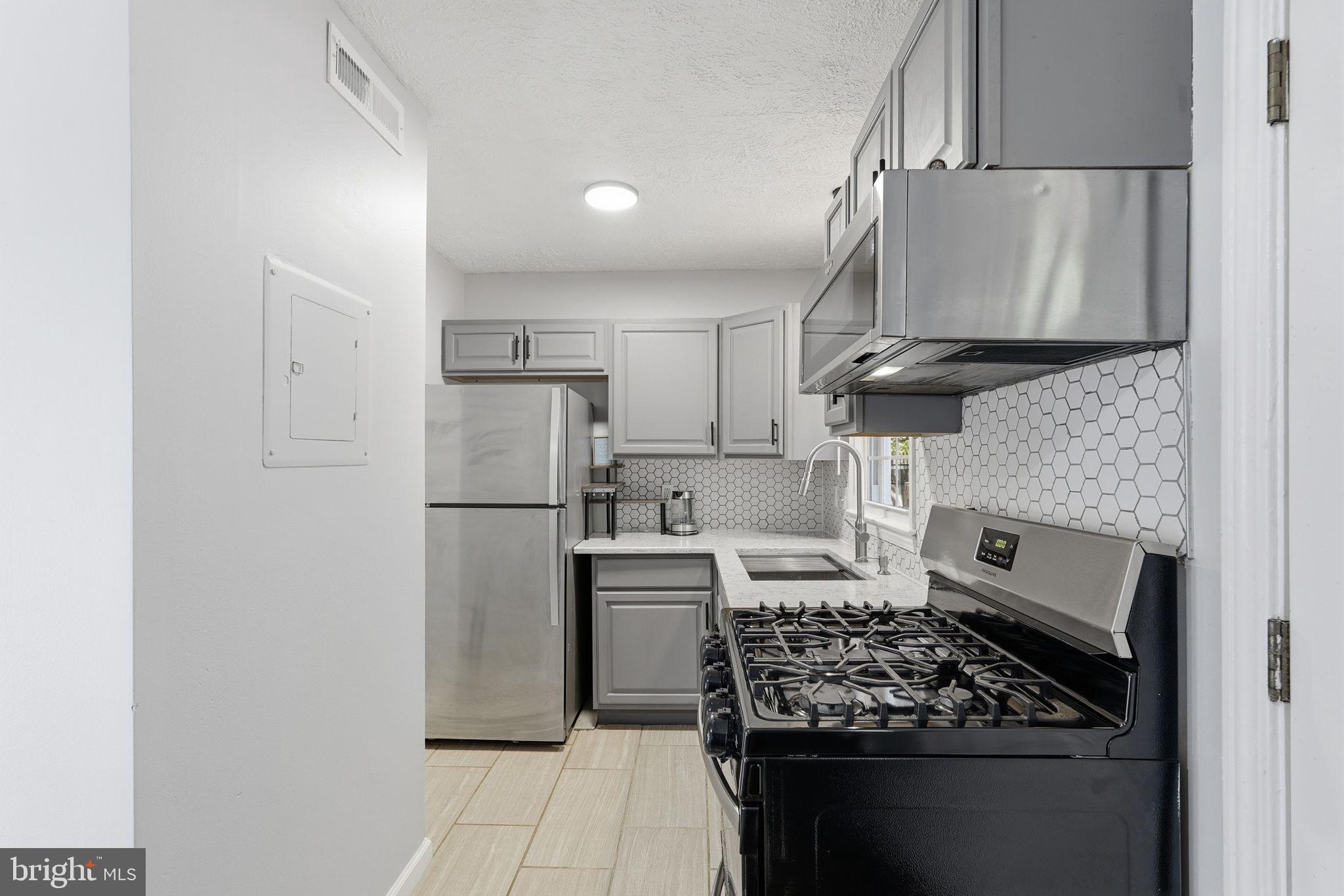 PLAZA VILLAGE - Residential