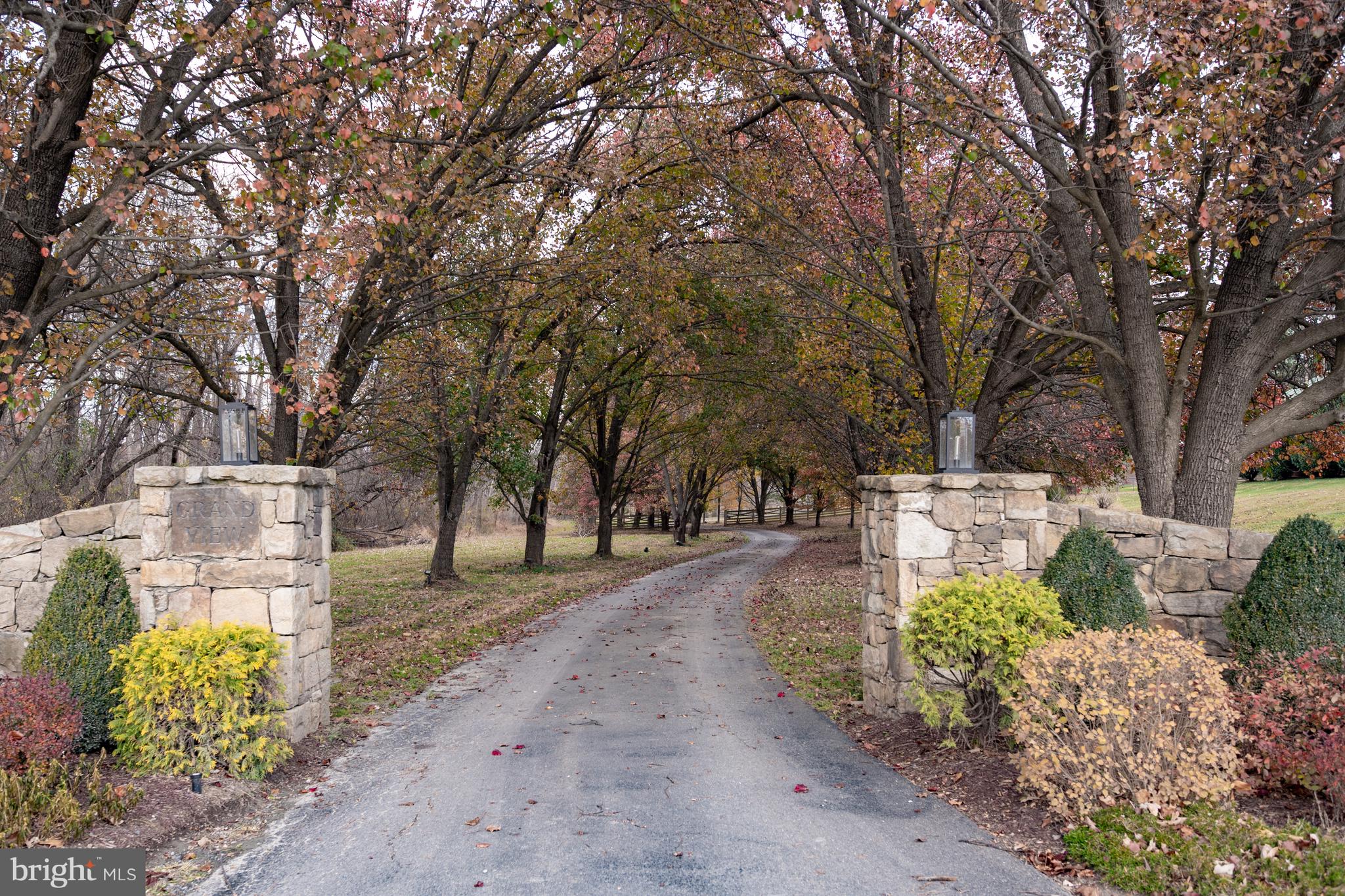 LAKE MARIAN ESTATES - Residential