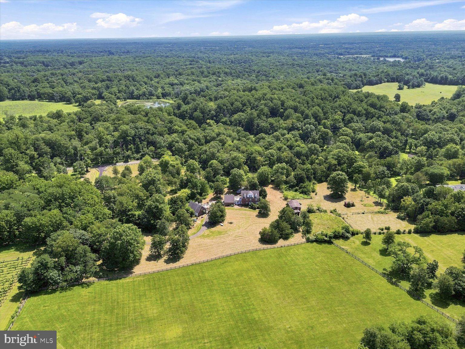 THUNDER OAK - Residential
