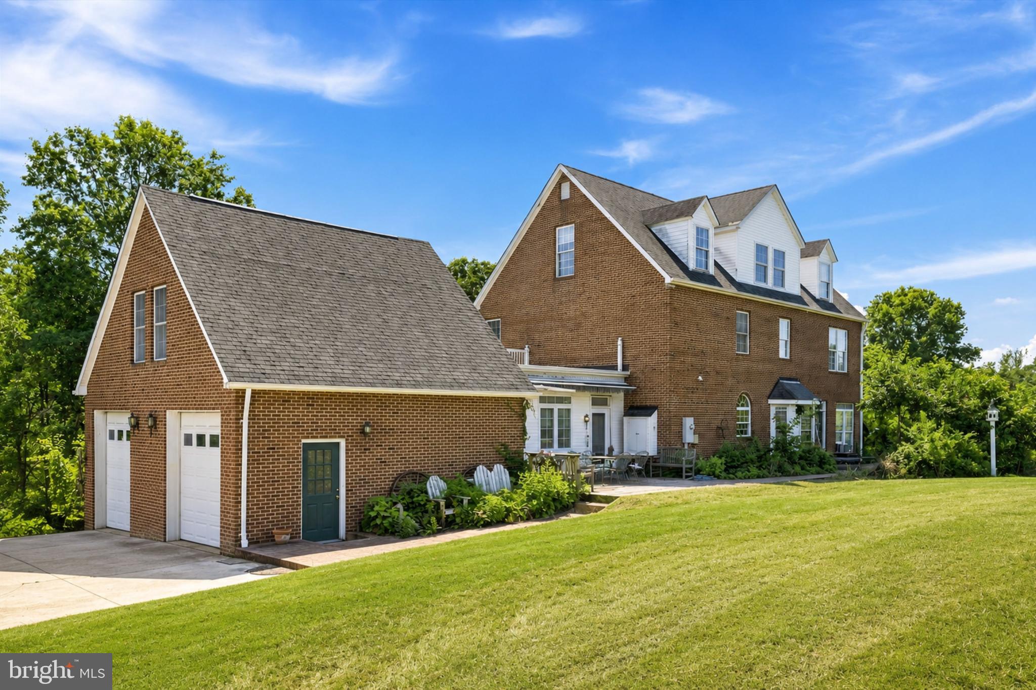 THUNDER OAK - Residential