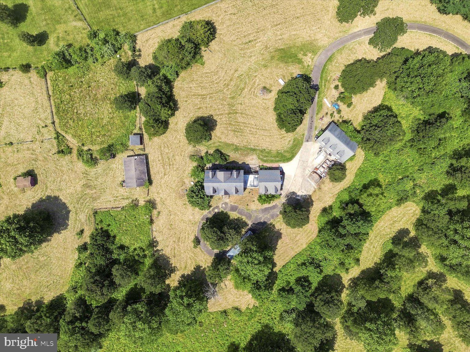THUNDER OAK - Residential