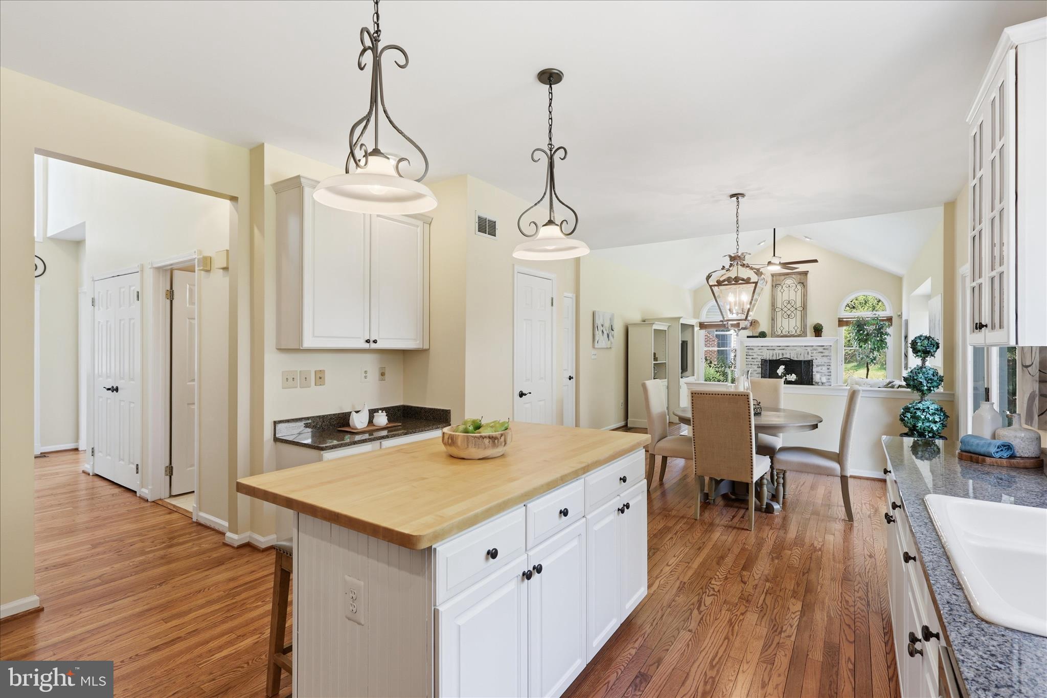 CENTURY OAK - Residential