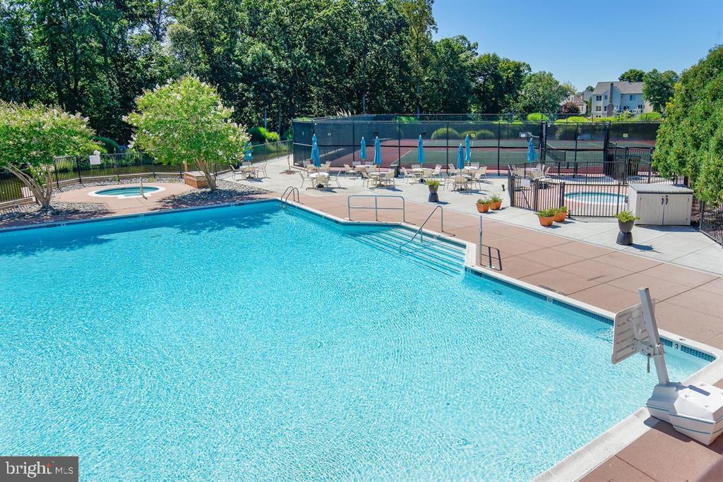 CENTURY OAK - Residential