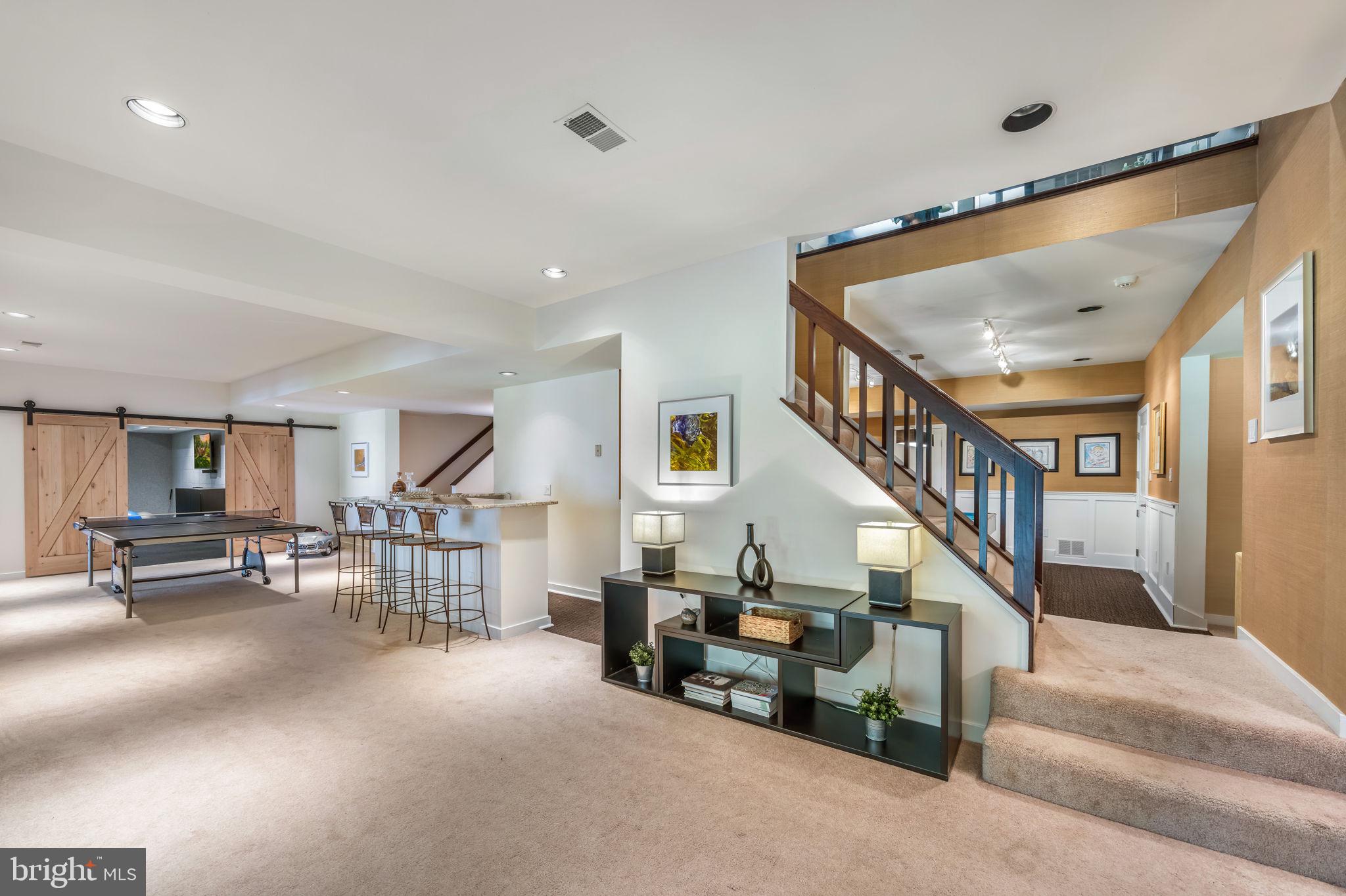 WALKER WOODS LAKE - Residential