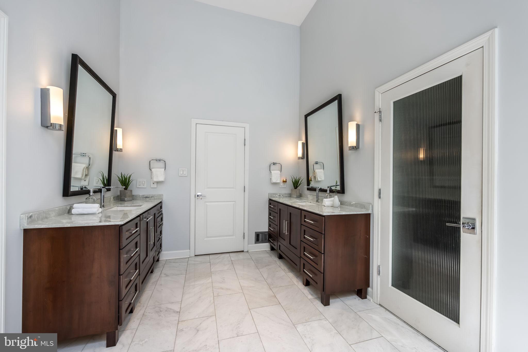 WALKER WOODS LAKE - Residential
