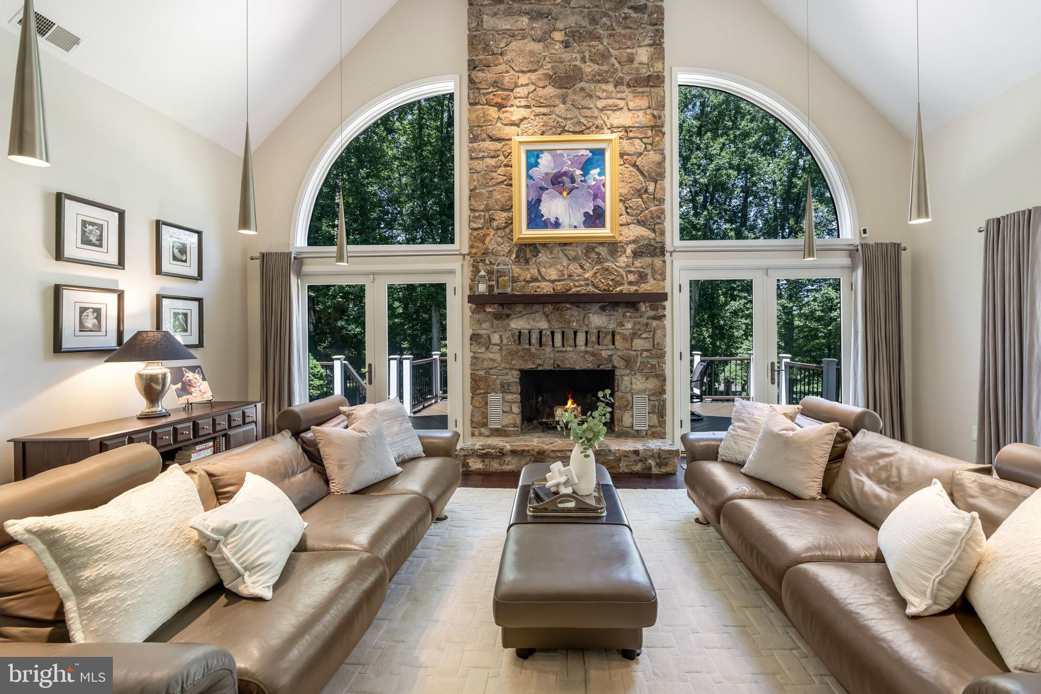 WALKER WOODS LAKE - Residential