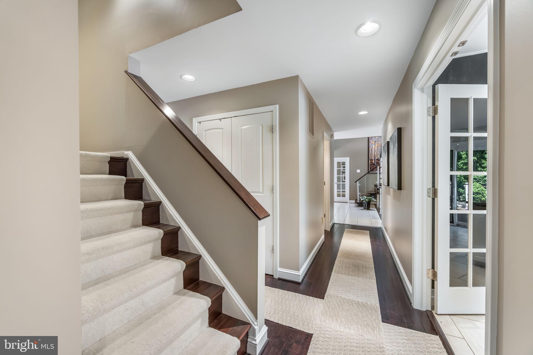 WALKER WOODS LAKE - Residential