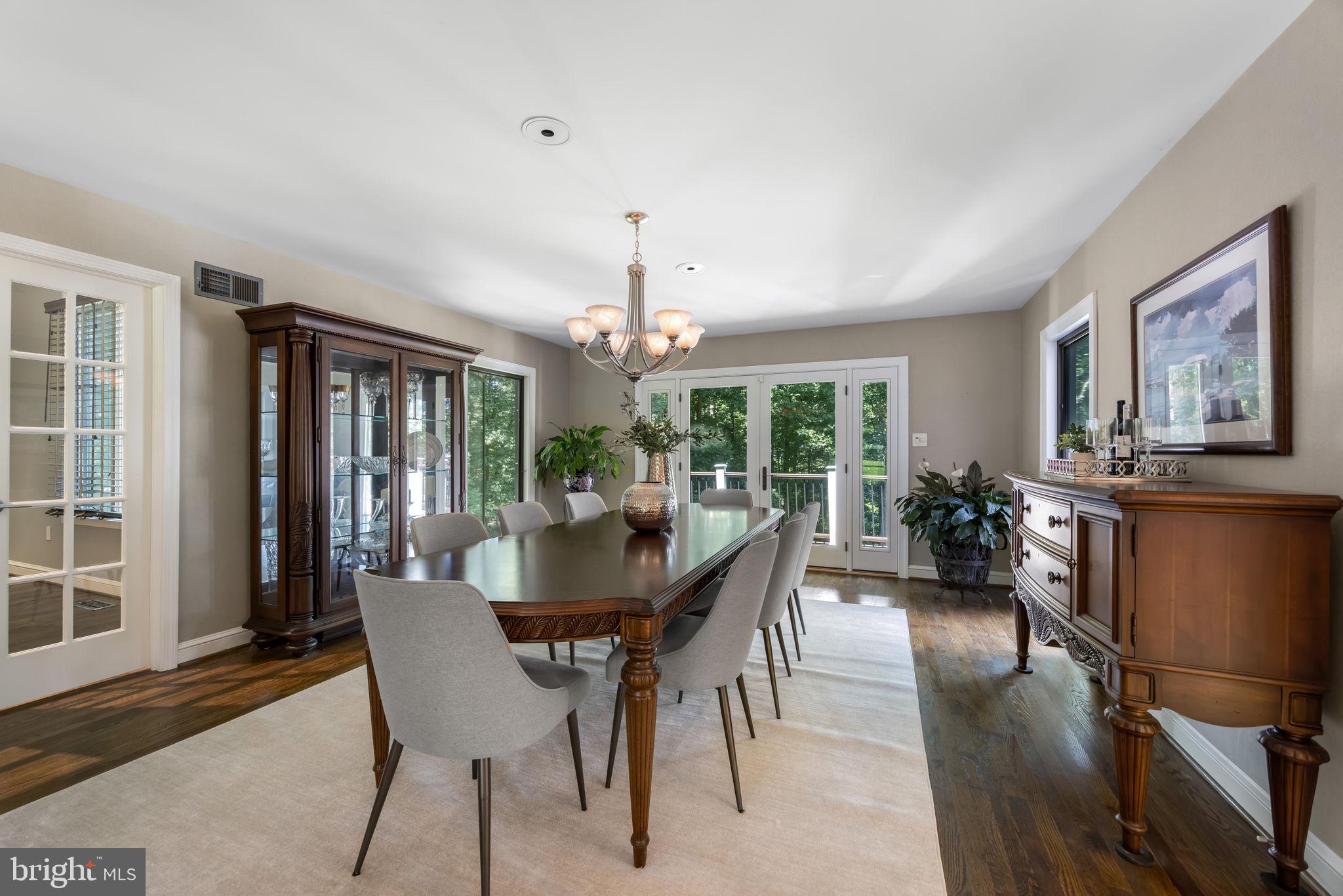WALKER WOODS LAKE - Residential