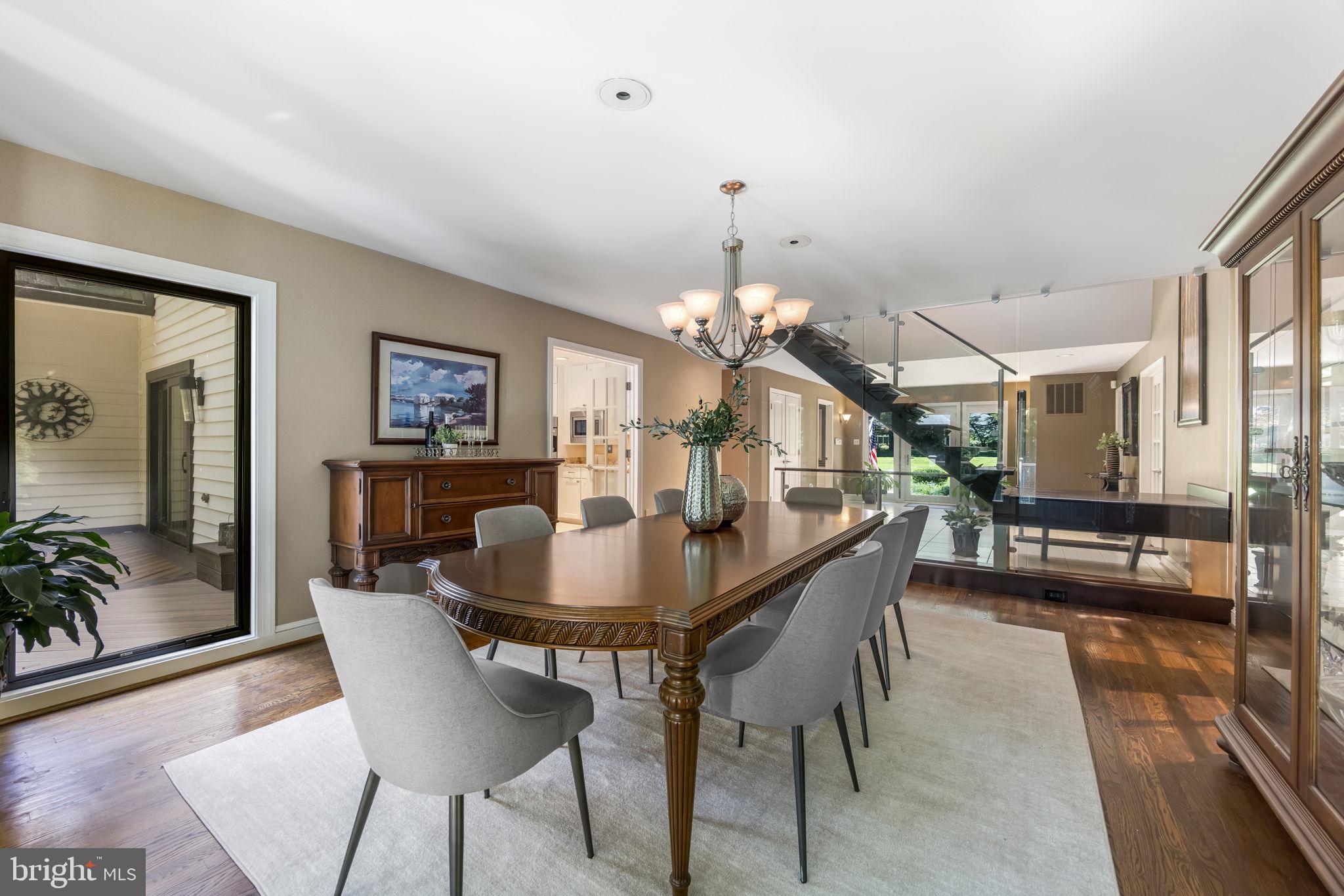 WALKER WOODS LAKE - Residential