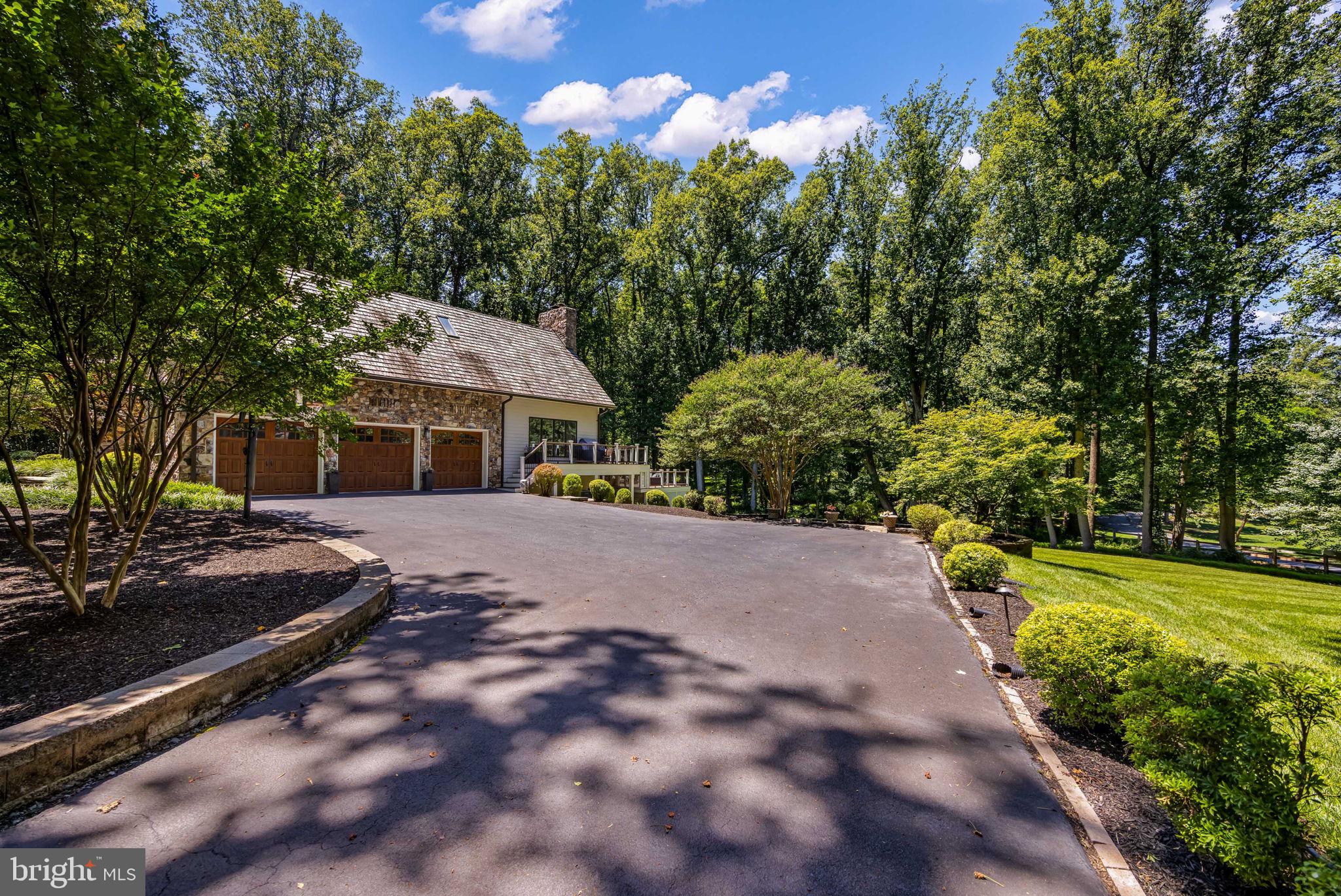 WALKER WOODS LAKE - Residential