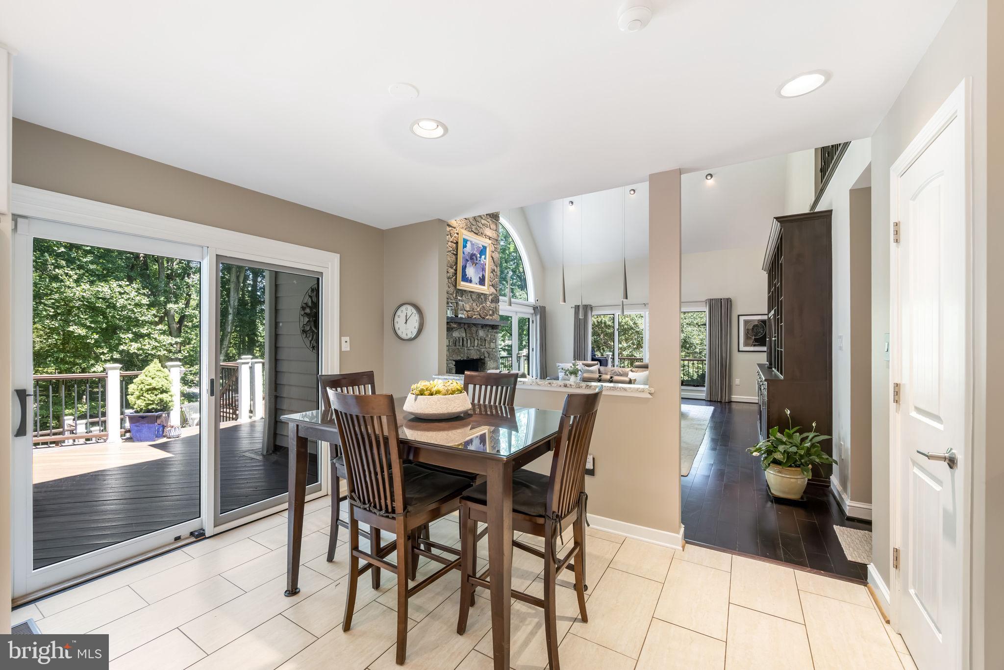 WALKER WOODS LAKE - Residential