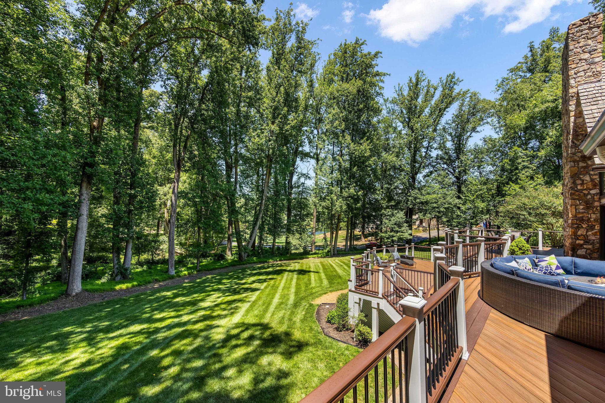 WALKER WOODS LAKE - Residential