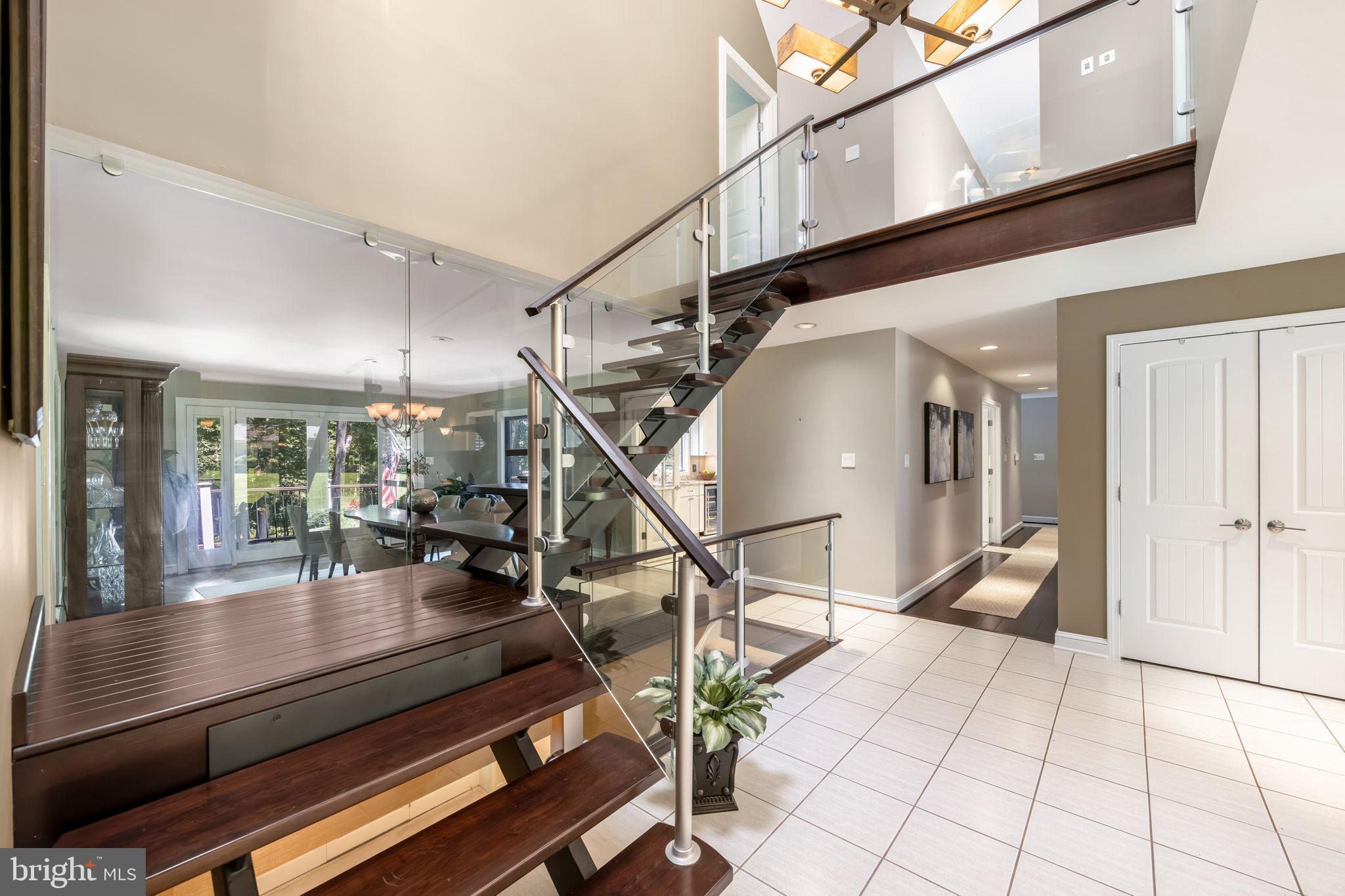 WALKER WOODS LAKE - Residential