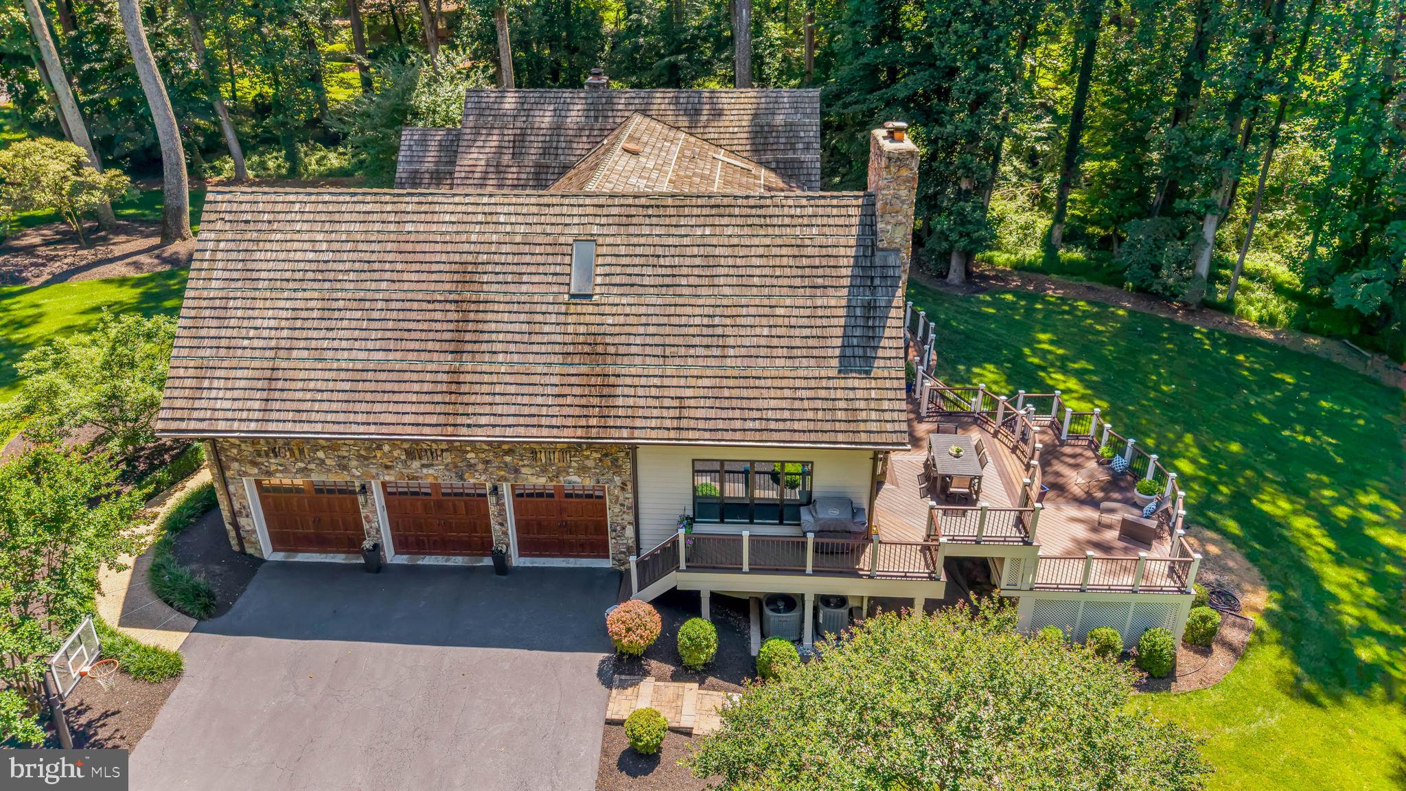 WALKER WOODS LAKE - Residential