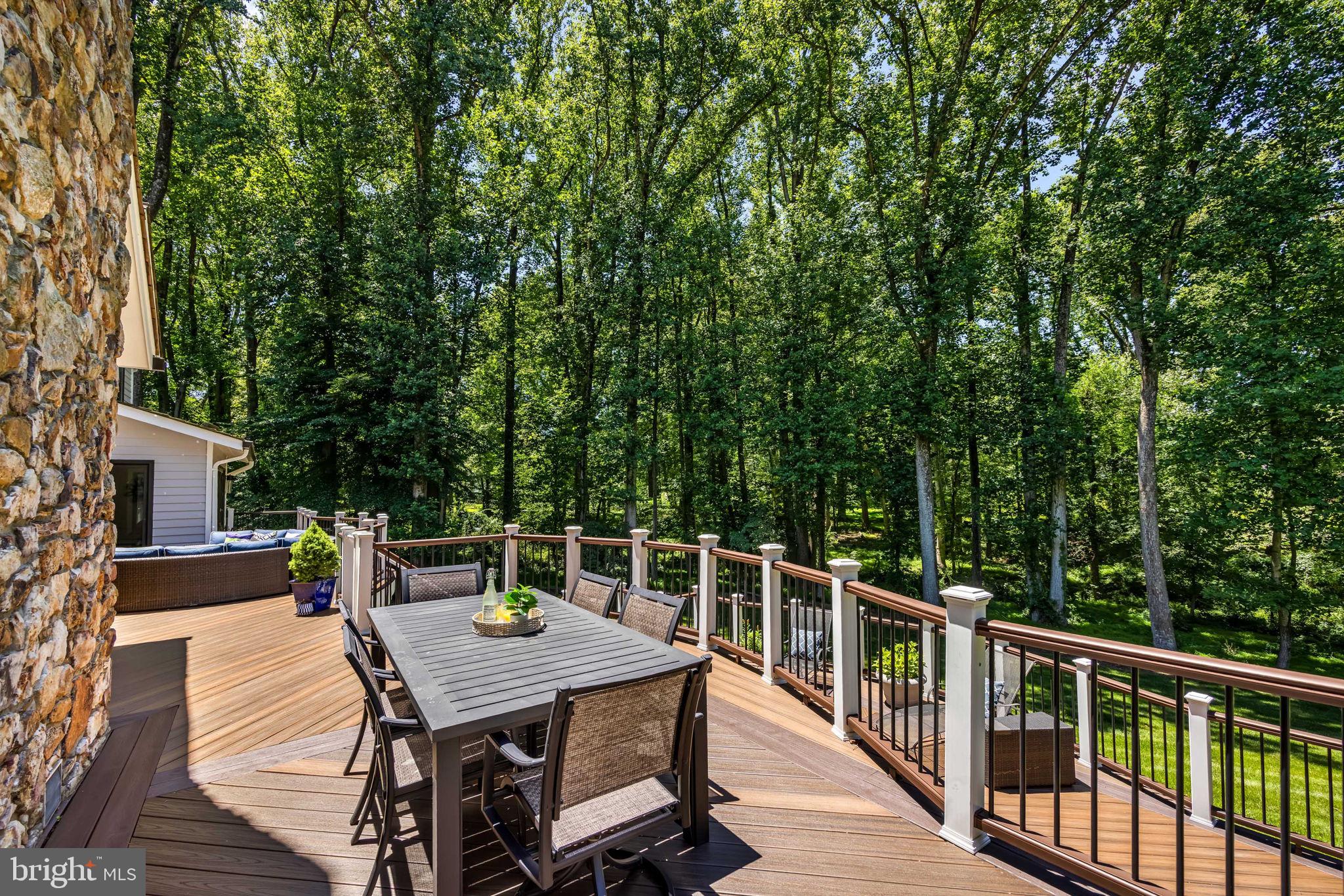 WALKER WOODS LAKE - Residential
