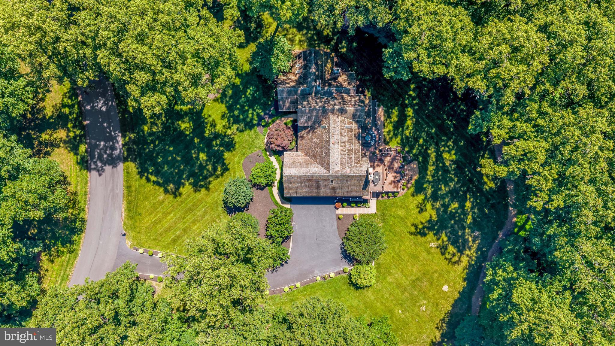 WALKER WOODS LAKE - Residential