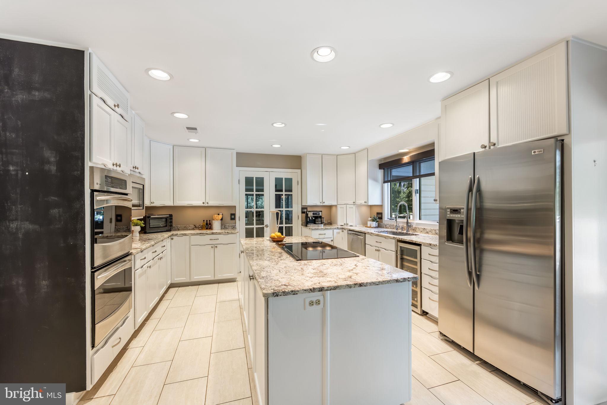 WALKER WOODS LAKE - Residential