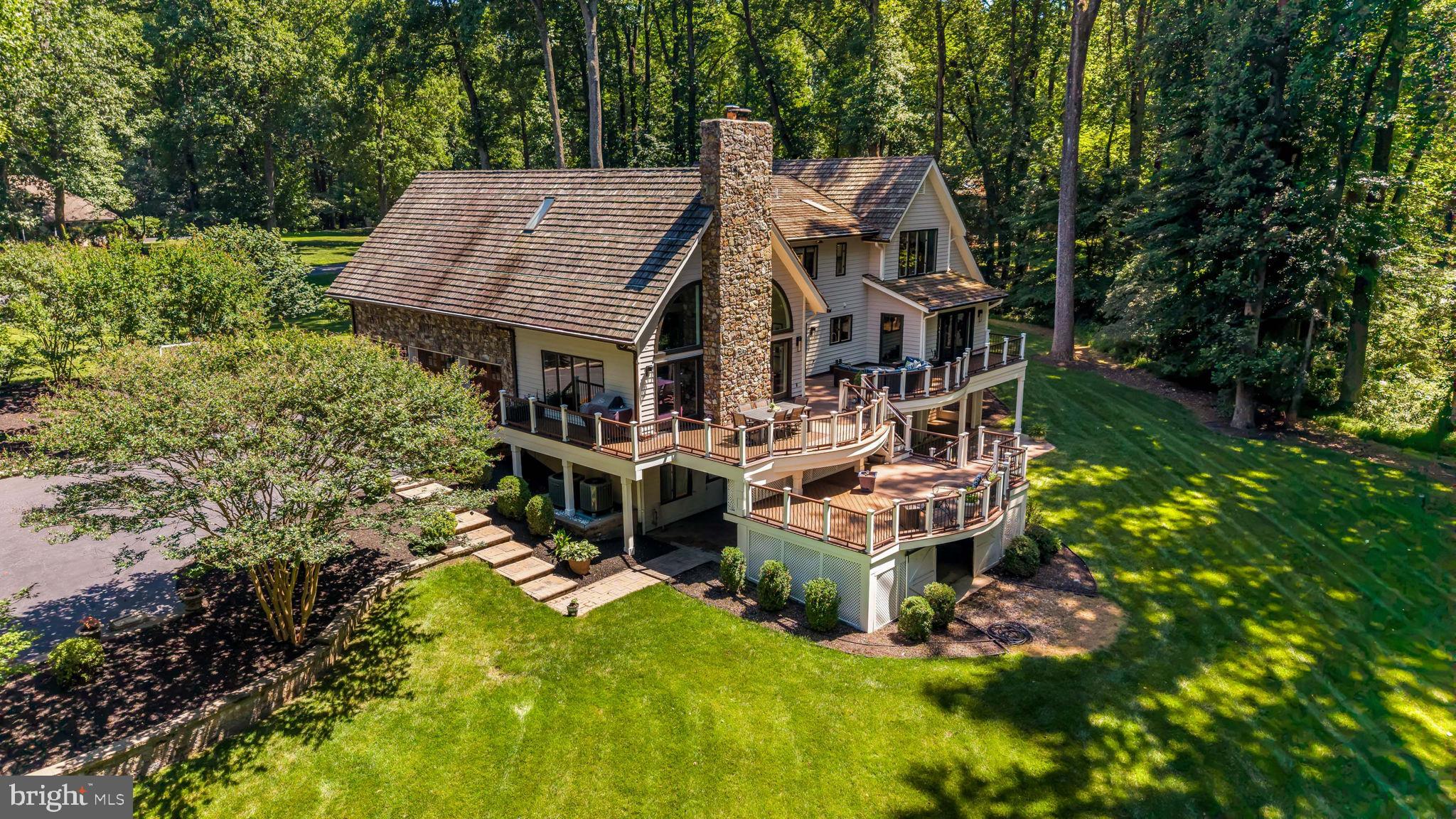 WALKER WOODS LAKE - Residential