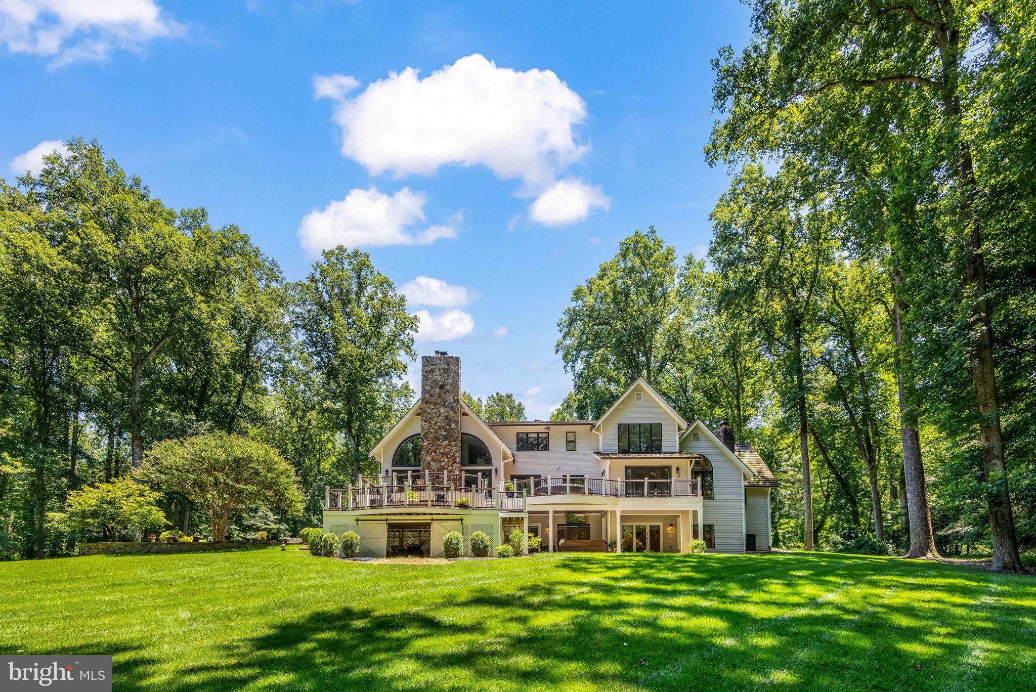 WALKER WOODS LAKE - Residential
