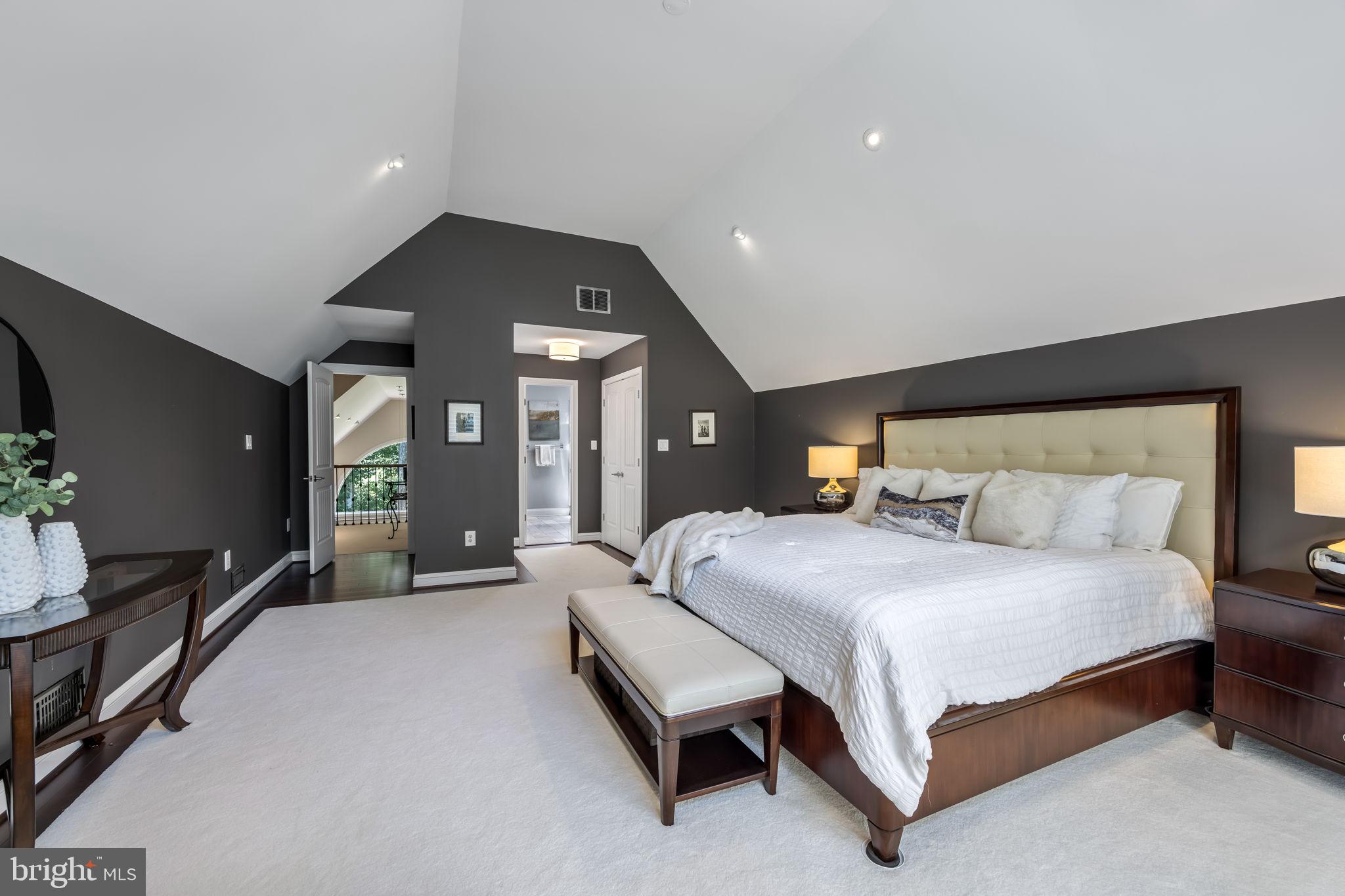 WALKER WOODS LAKE - Residential