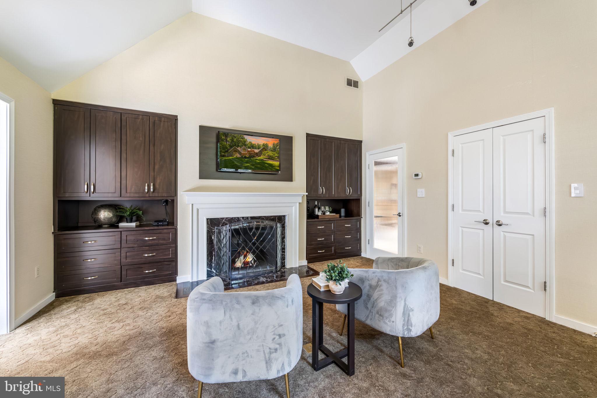 WALKER WOODS LAKE - Residential