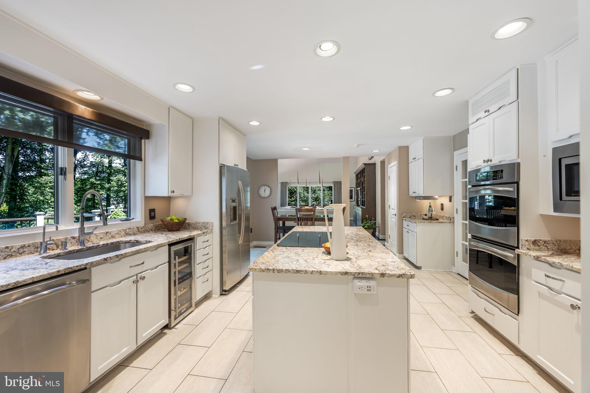 WALKER WOODS LAKE - Residential