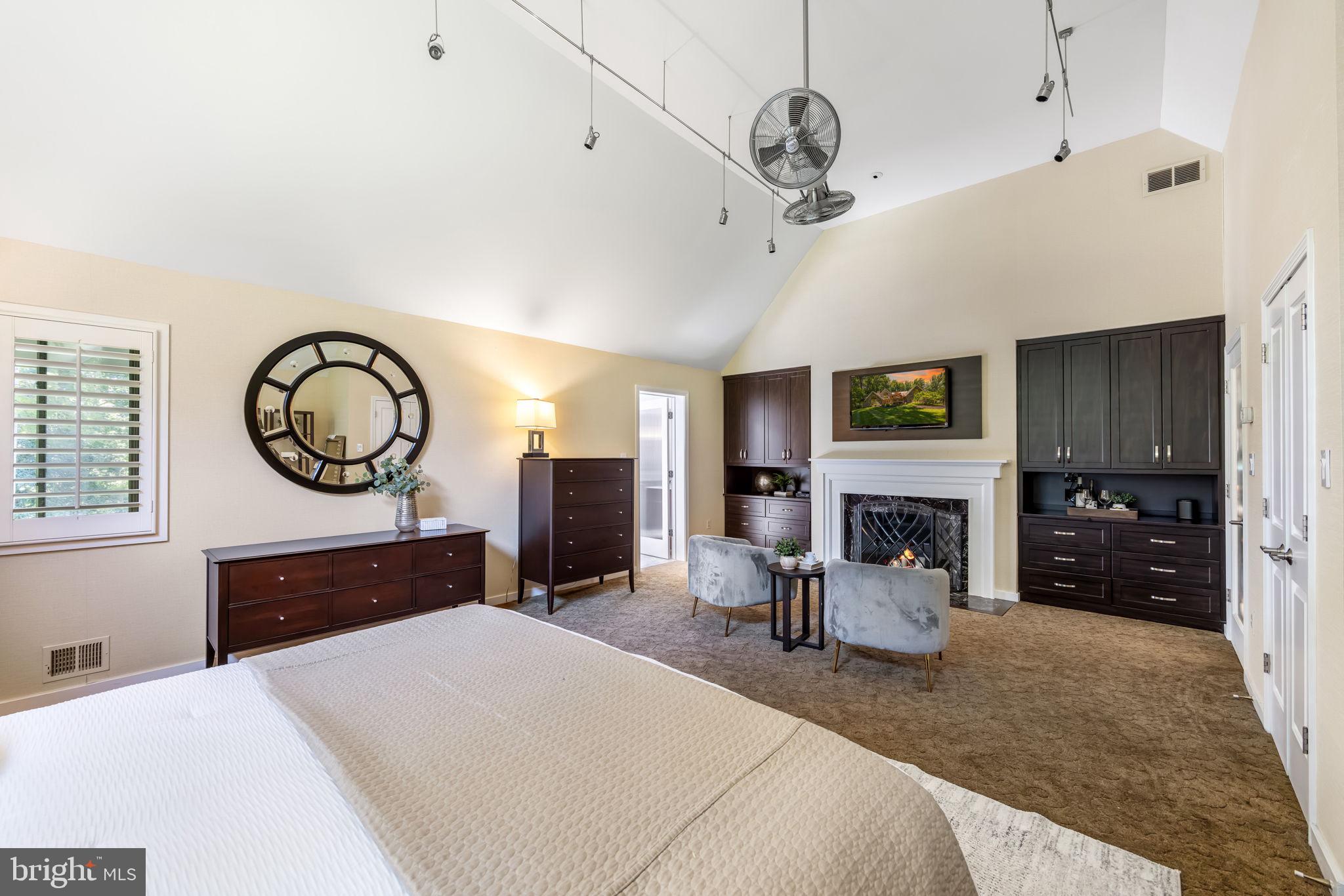 WALKER WOODS LAKE - Residential