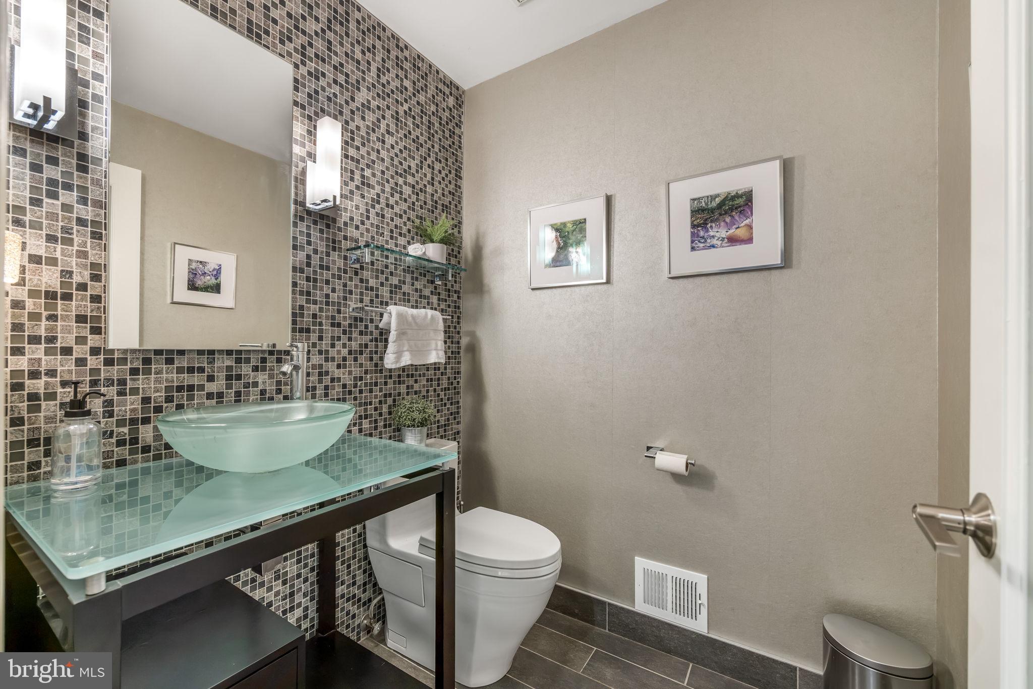 WALKER WOODS LAKE - Residential