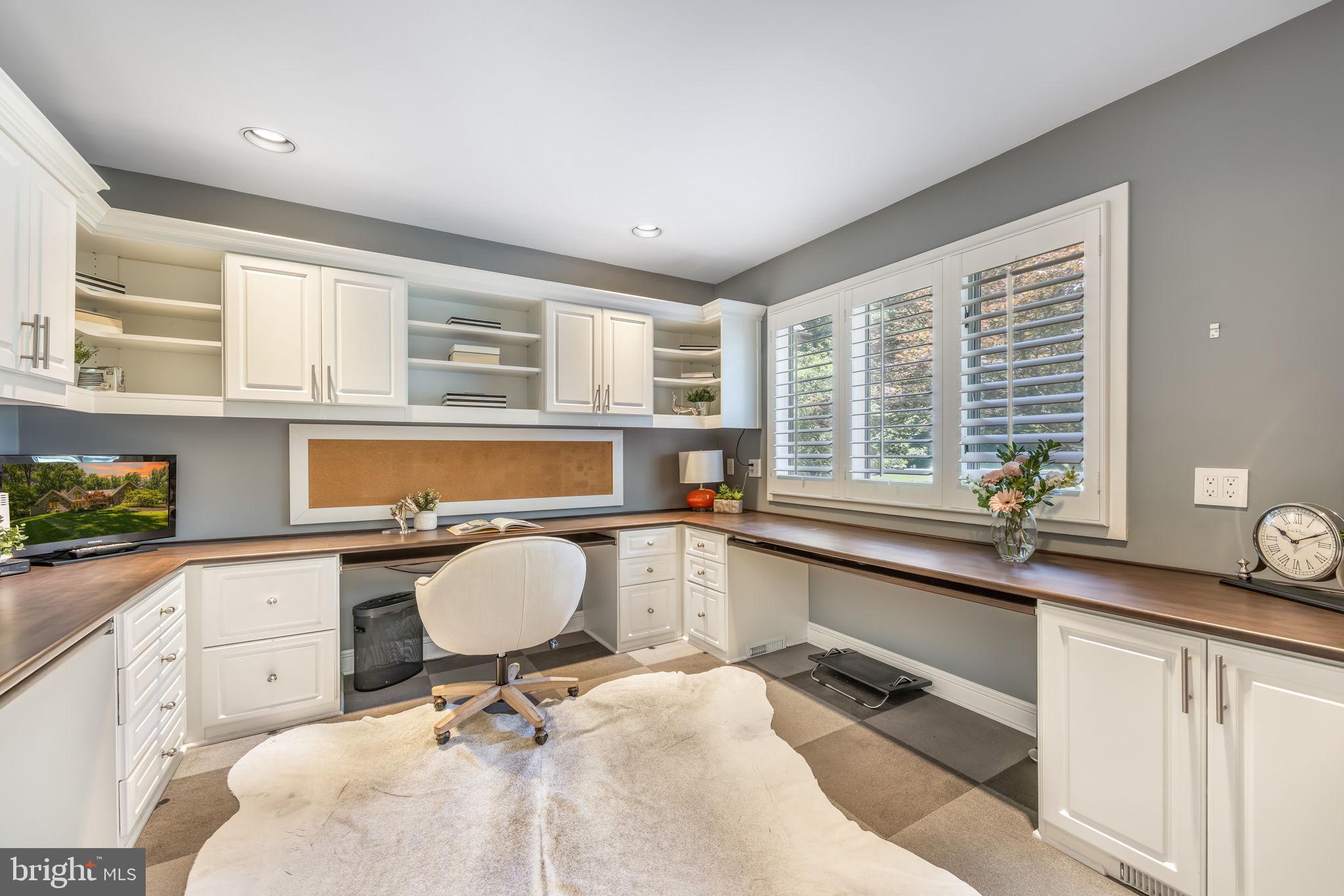WALKER WOODS LAKE - Residential