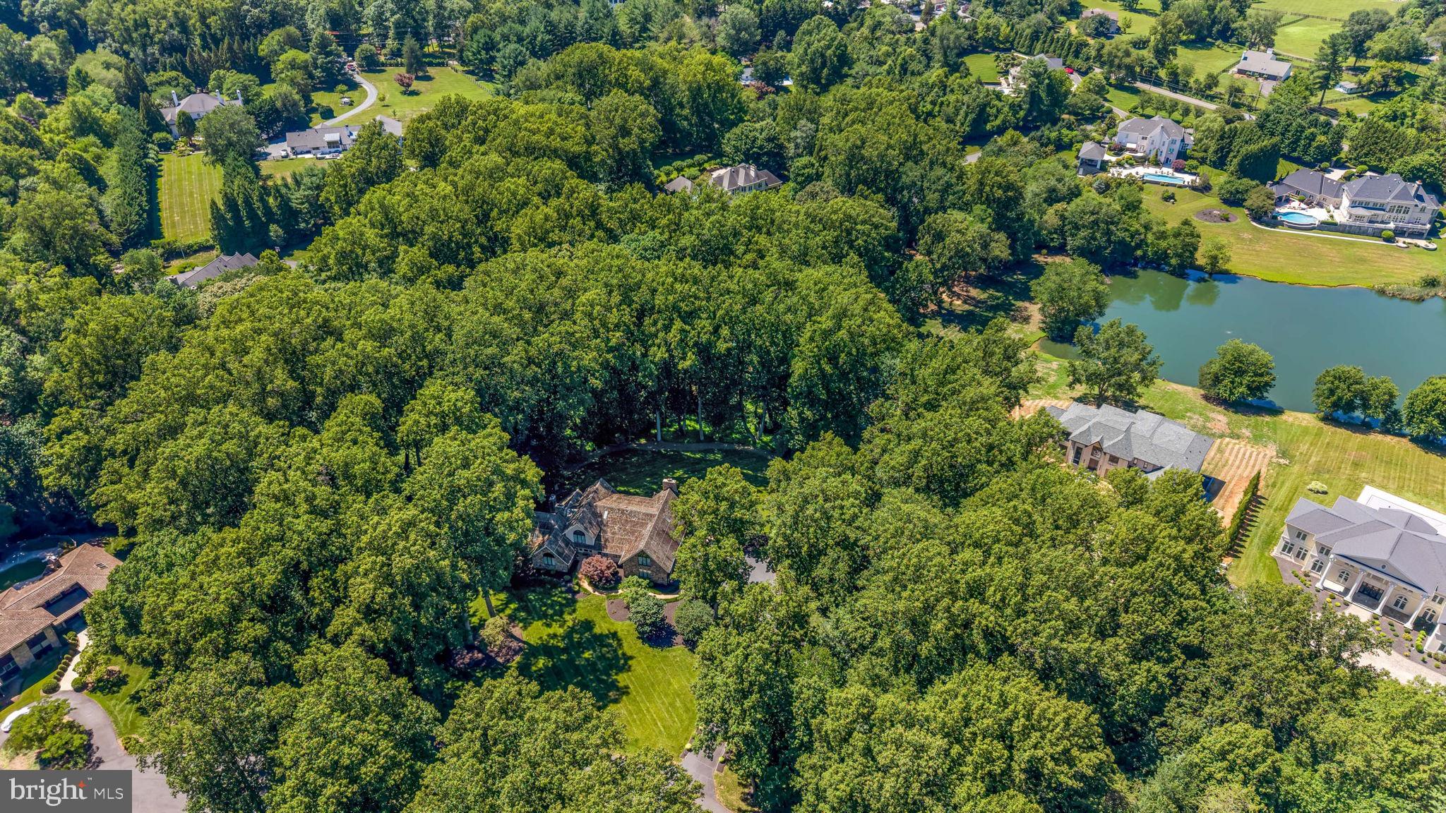 WALKER WOODS LAKE - Residential
