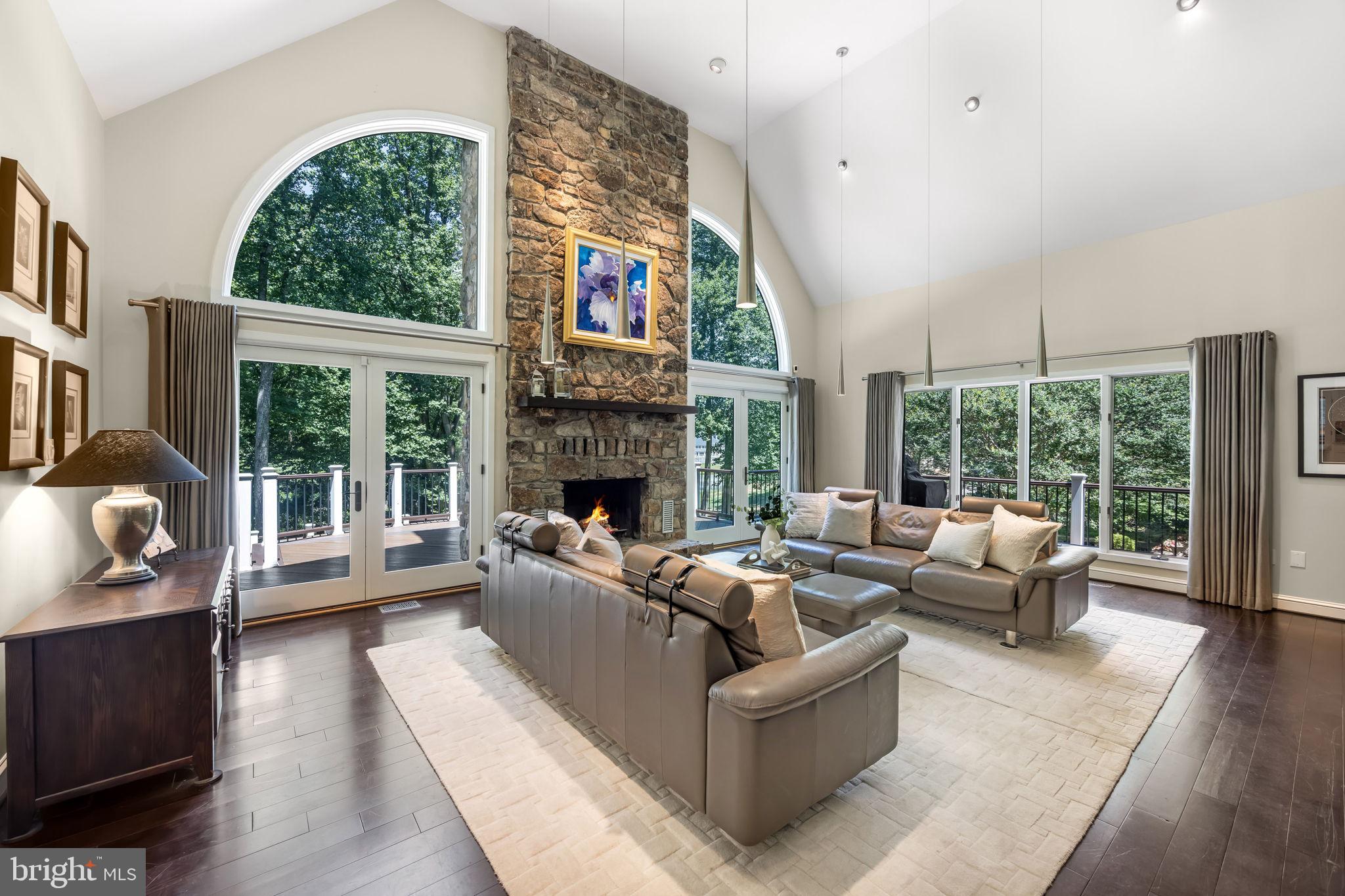 WALKER WOODS LAKE - Residential