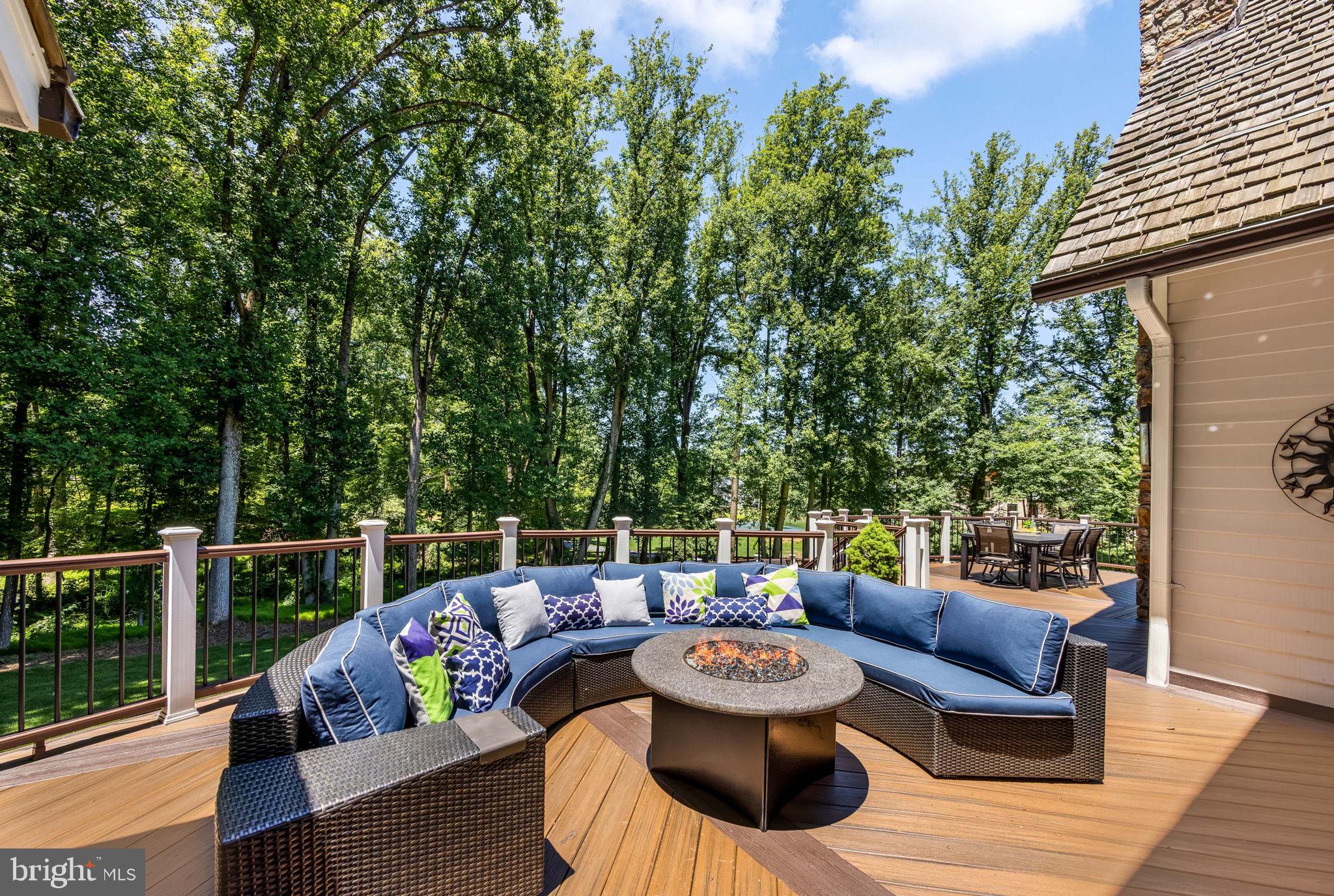 WALKER WOODS LAKE - Residential