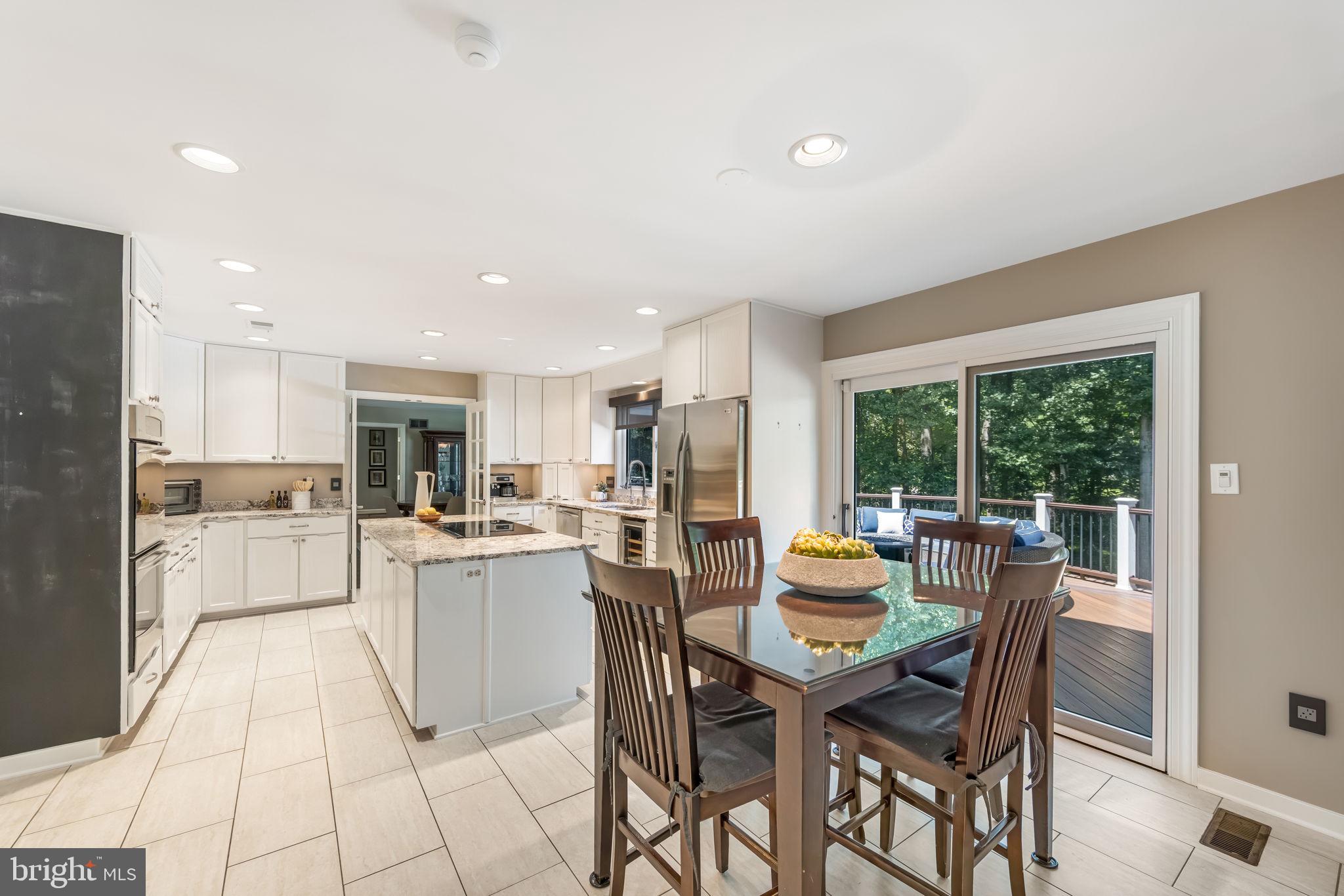 WALKER WOODS LAKE - Residential