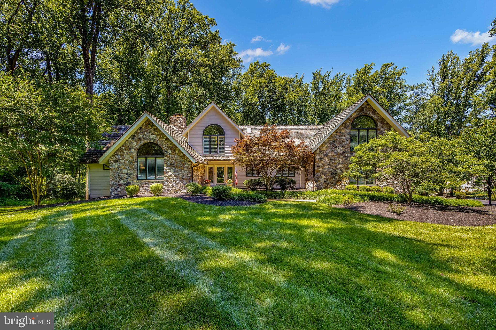 WALKER WOODS LAKE - Residential