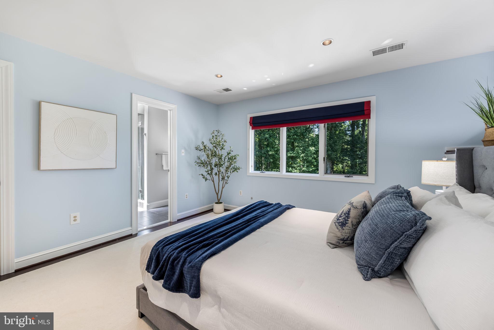 WALKER WOODS LAKE - Residential