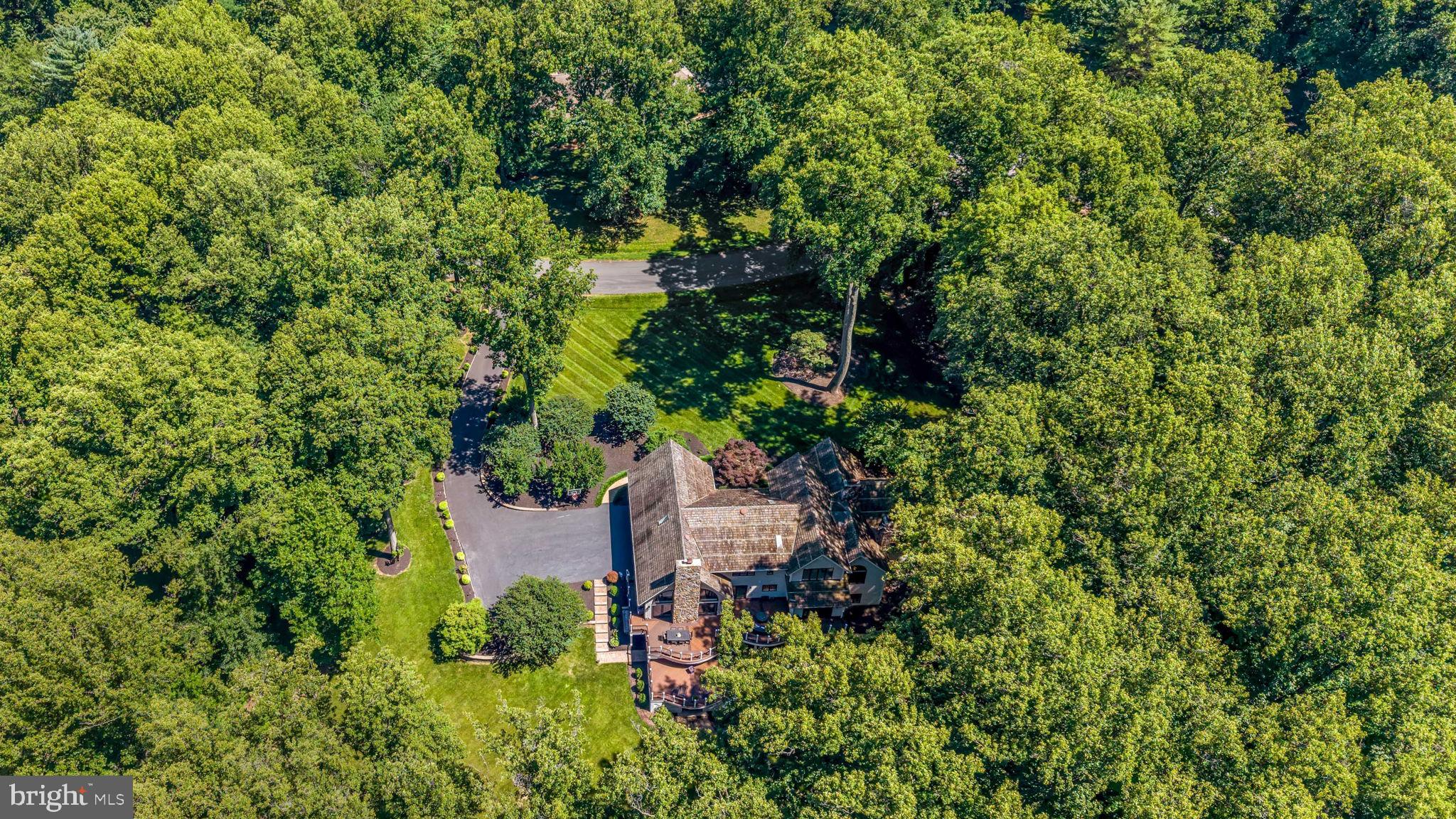 WALKER WOODS LAKE - Residential