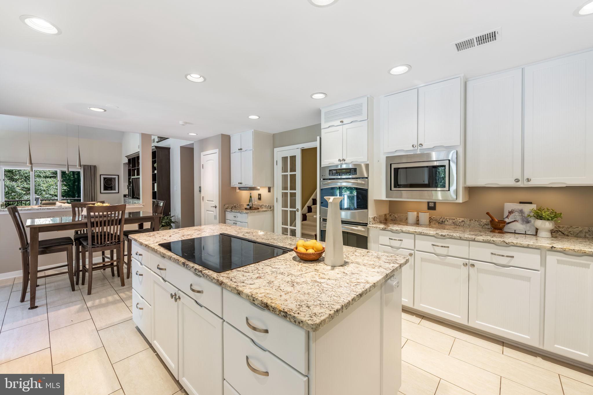 WALKER WOODS LAKE - Residential