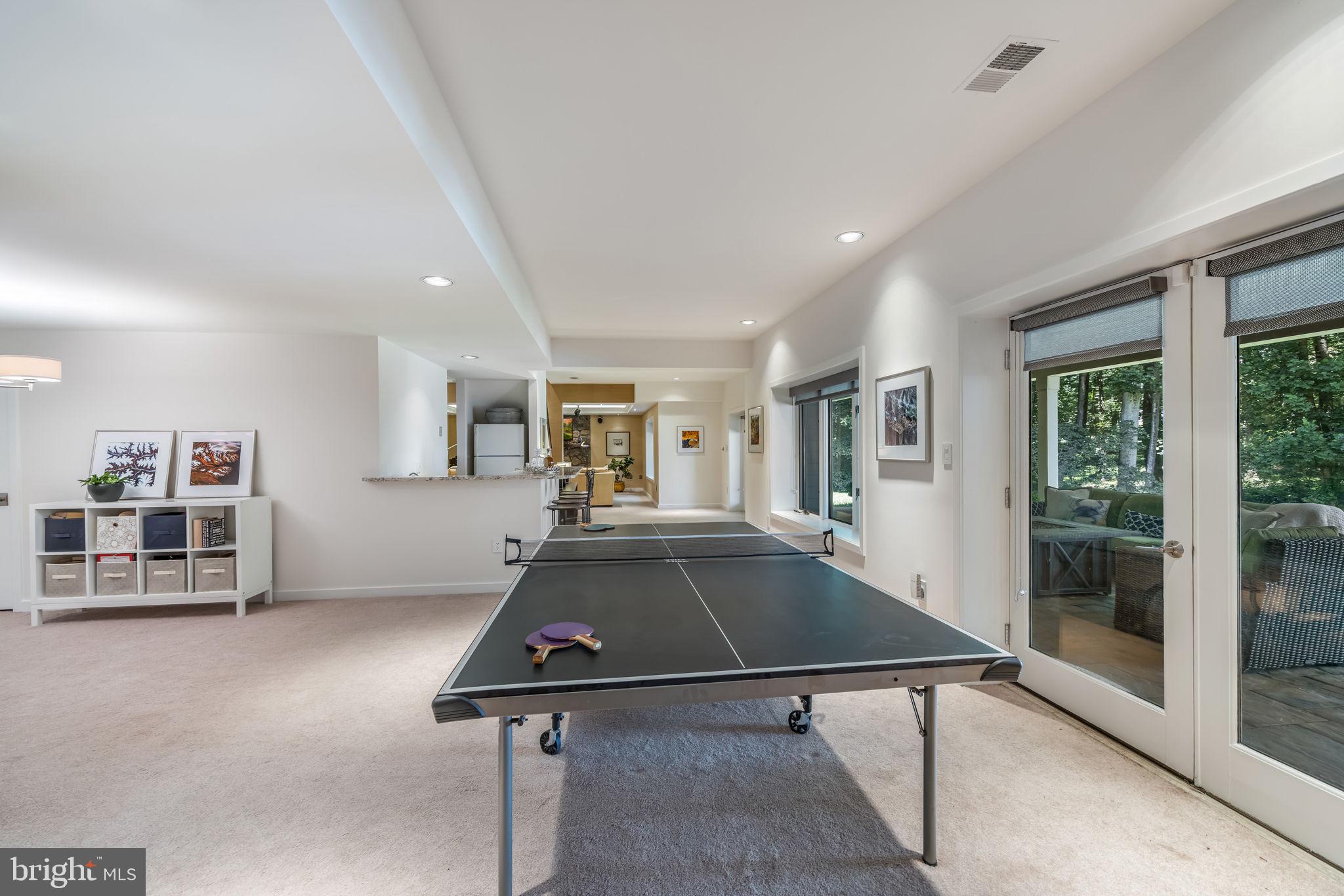 WALKER WOODS LAKE - Residential
