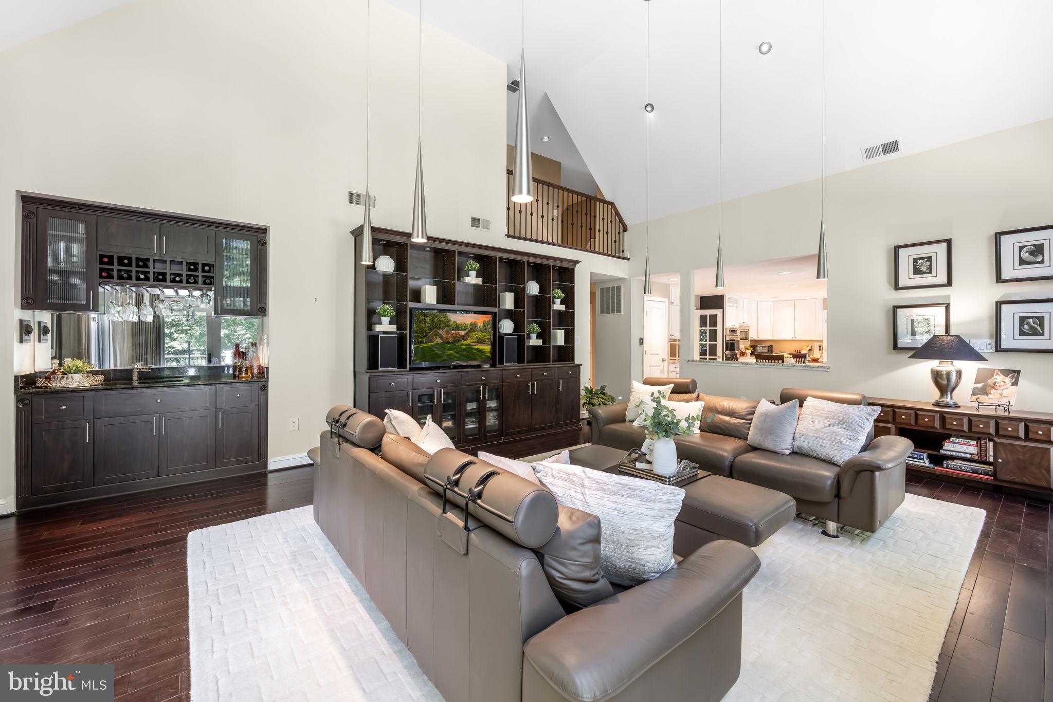 WALKER WOODS LAKE - Residential