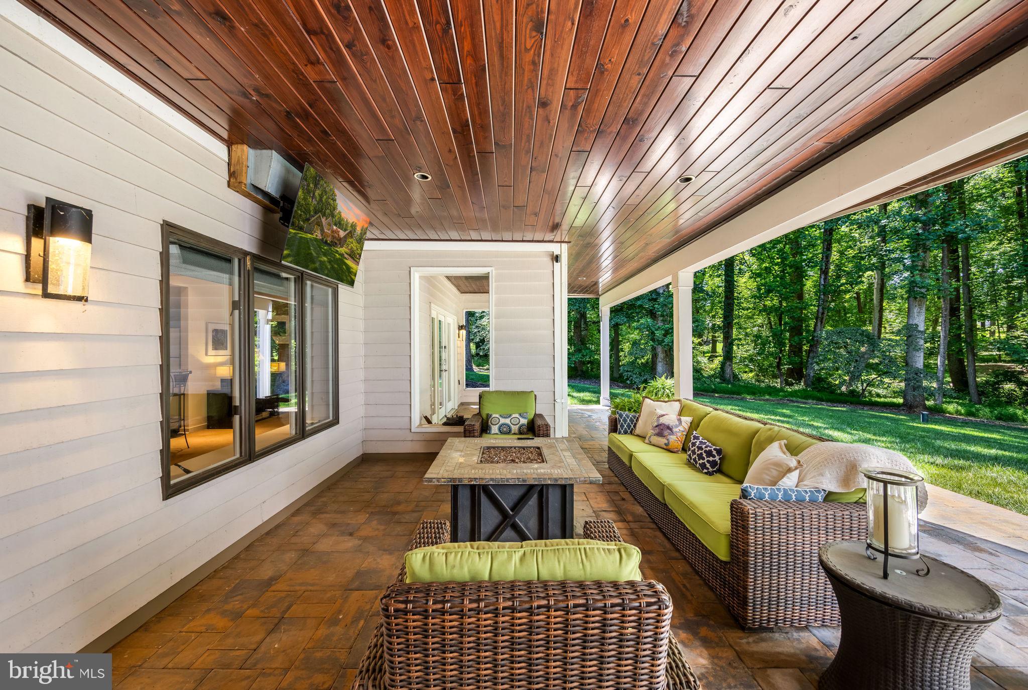 WALKER WOODS LAKE - Residential
