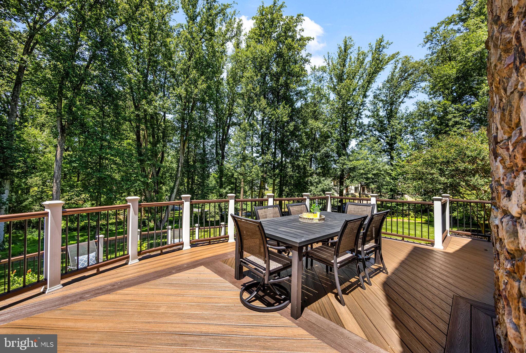 WALKER WOODS LAKE - Residential