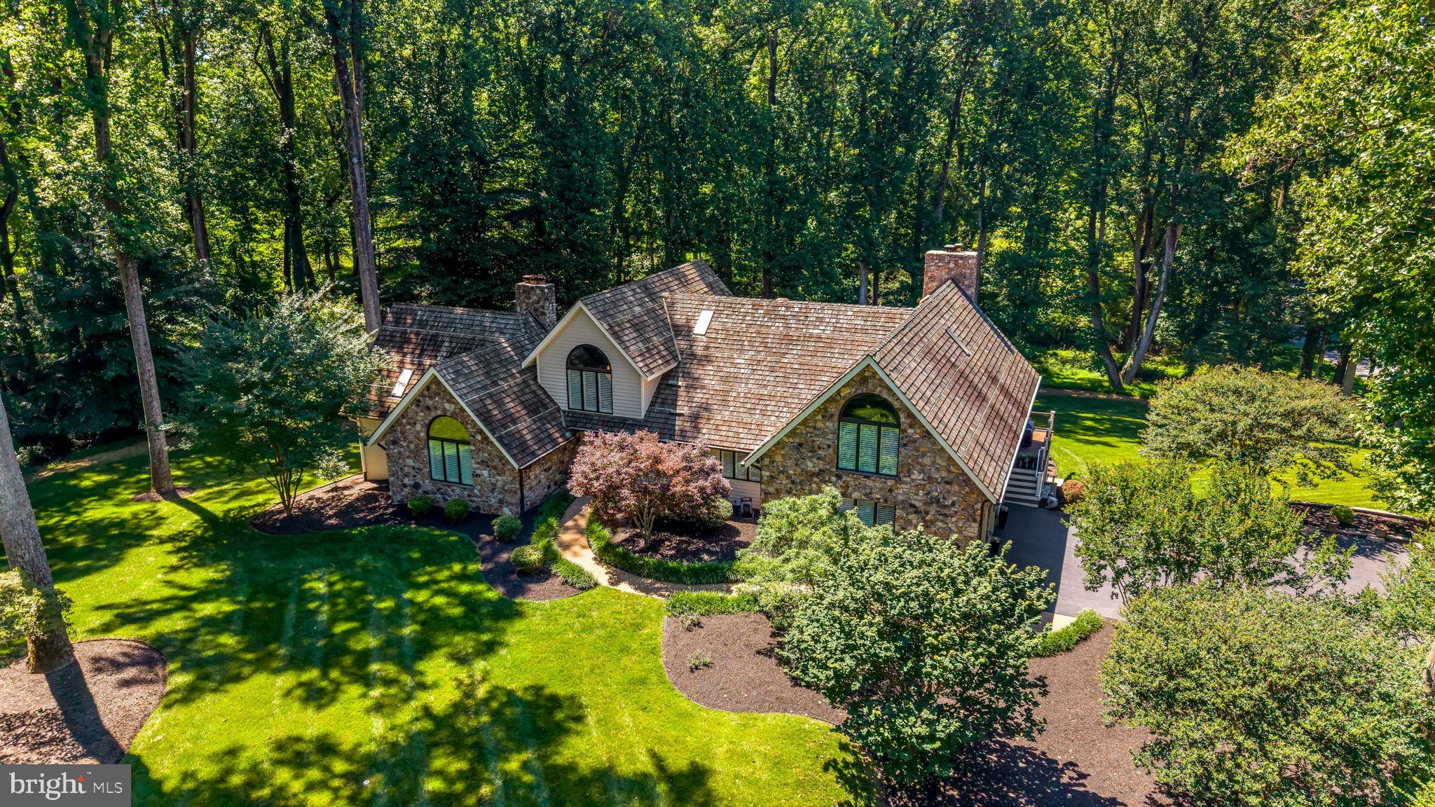 WALKER WOODS LAKE - Residential