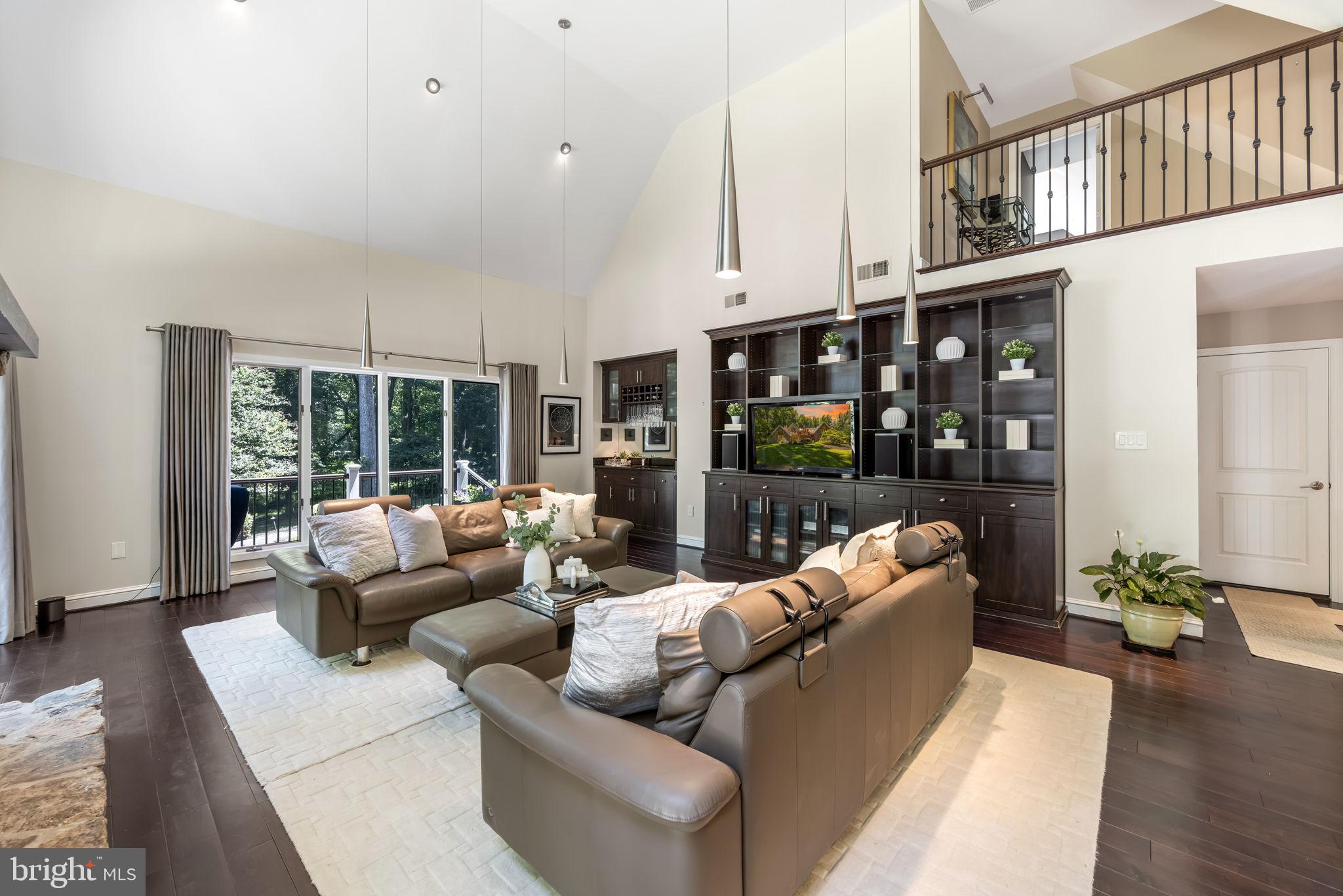 WALKER WOODS LAKE - Residential