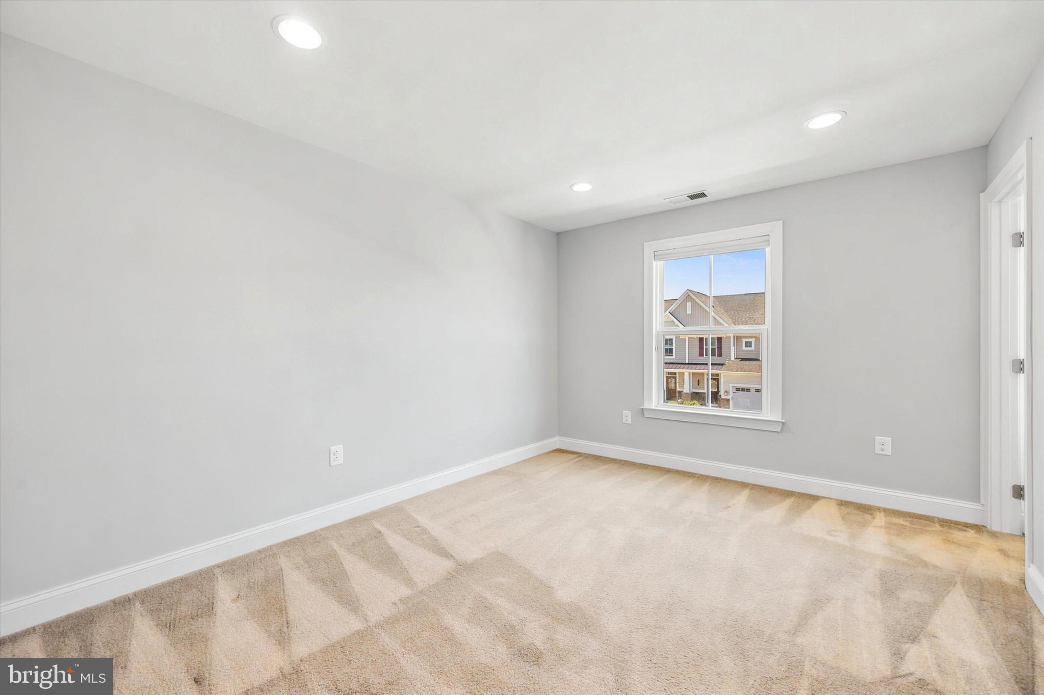 HIGHPOINTE AT PROVID - Residential
