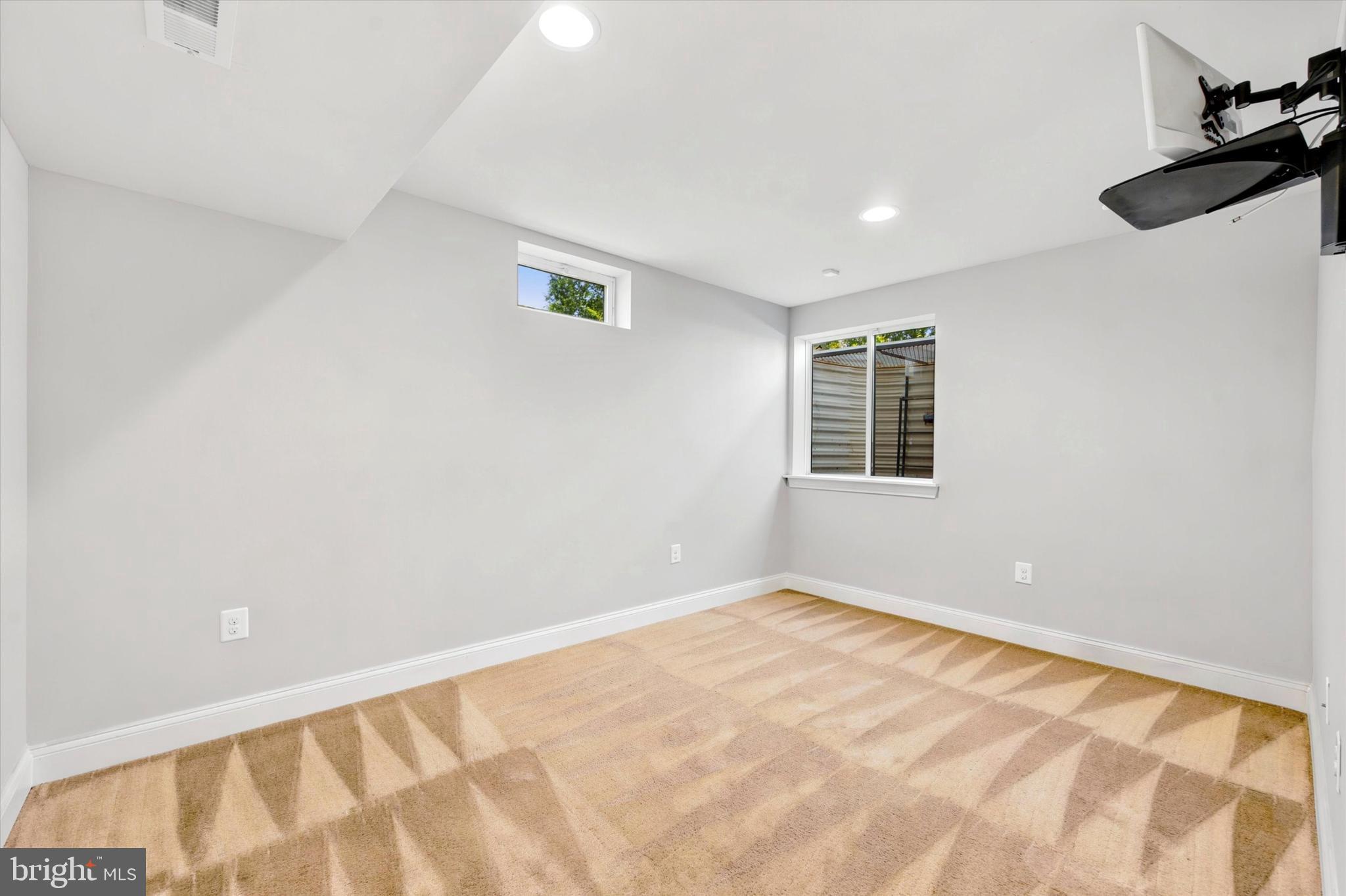 HIGHPOINTE AT PROVID - Residential