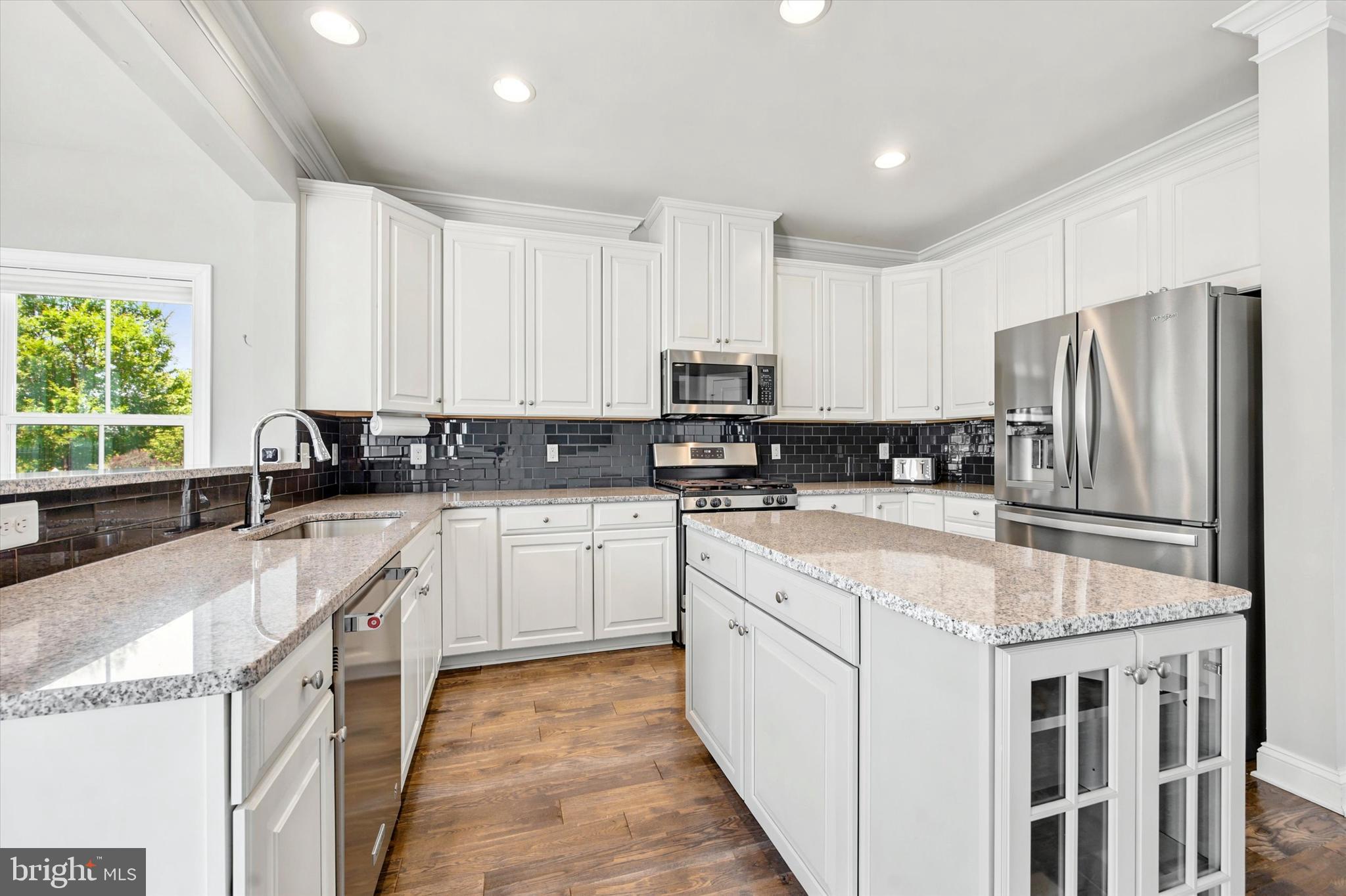 HIGHPOINTE AT PROVID - Residential